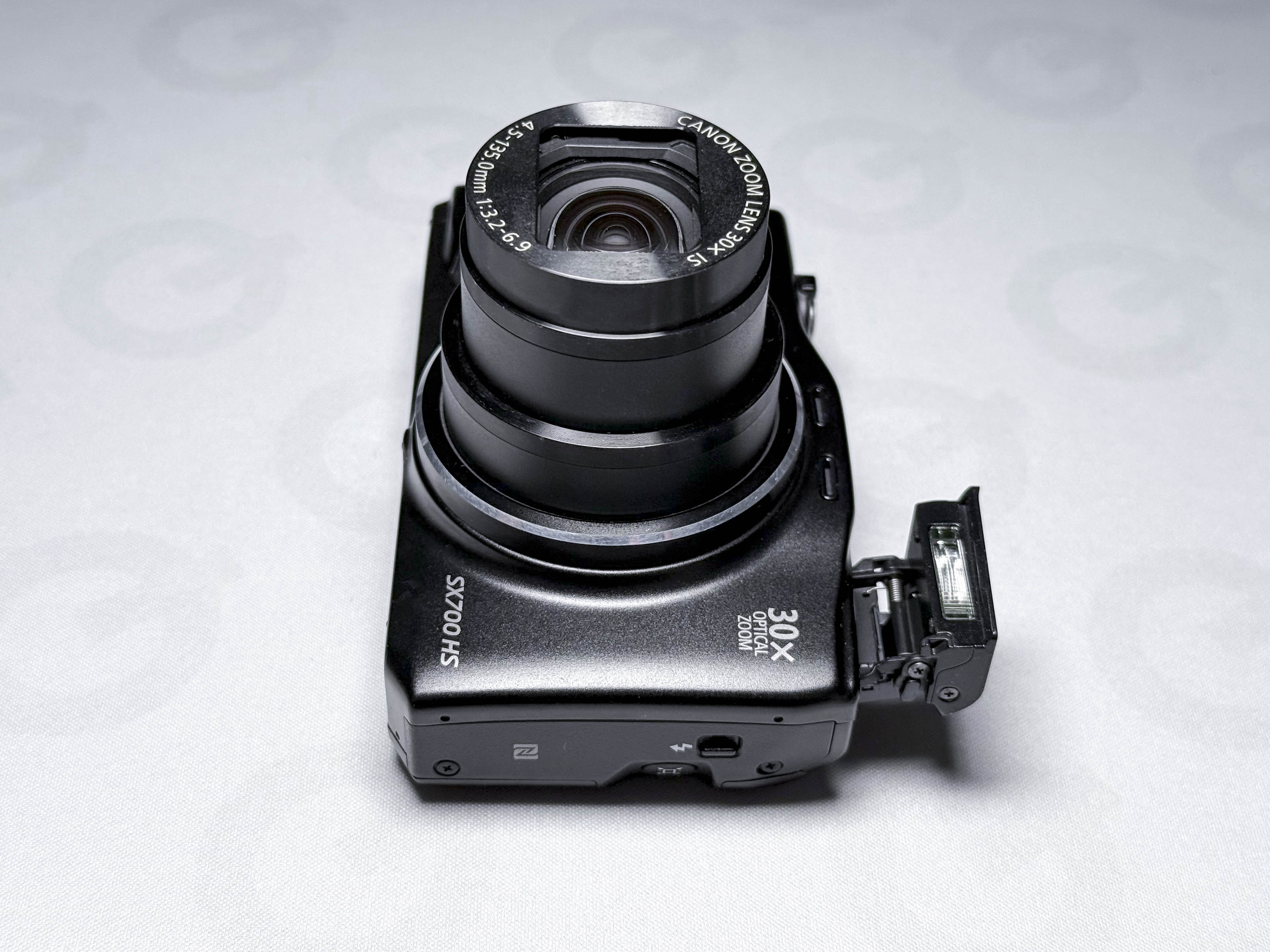 Fotocamera compatta Canon SX700 HS con zoom 30x - Garanzia di 1 anno, eccellente