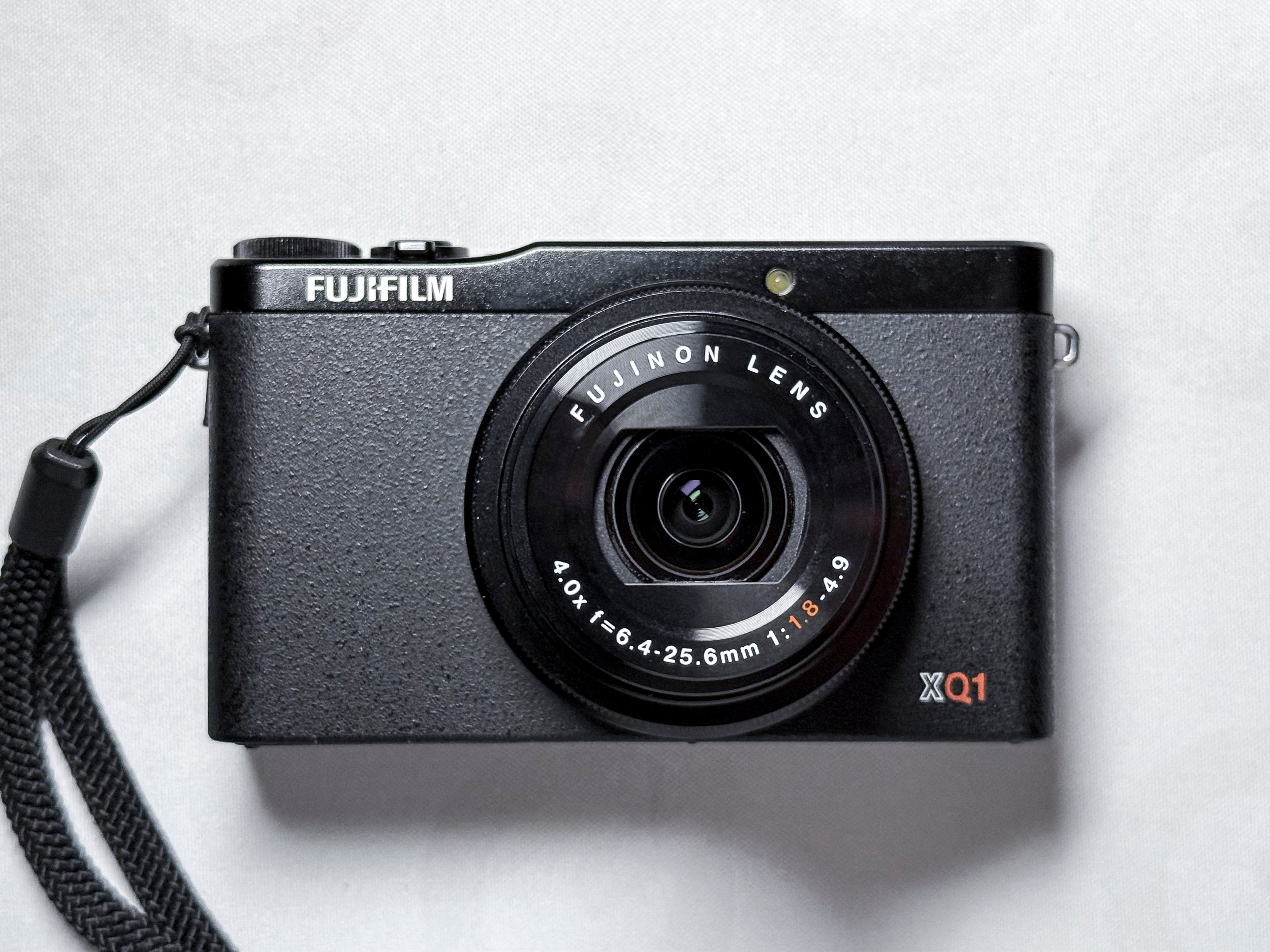 Fujifilm XQ1 X-Trans Compact Camera 12mpx Zoom - Working, Read Fuji X-Q1