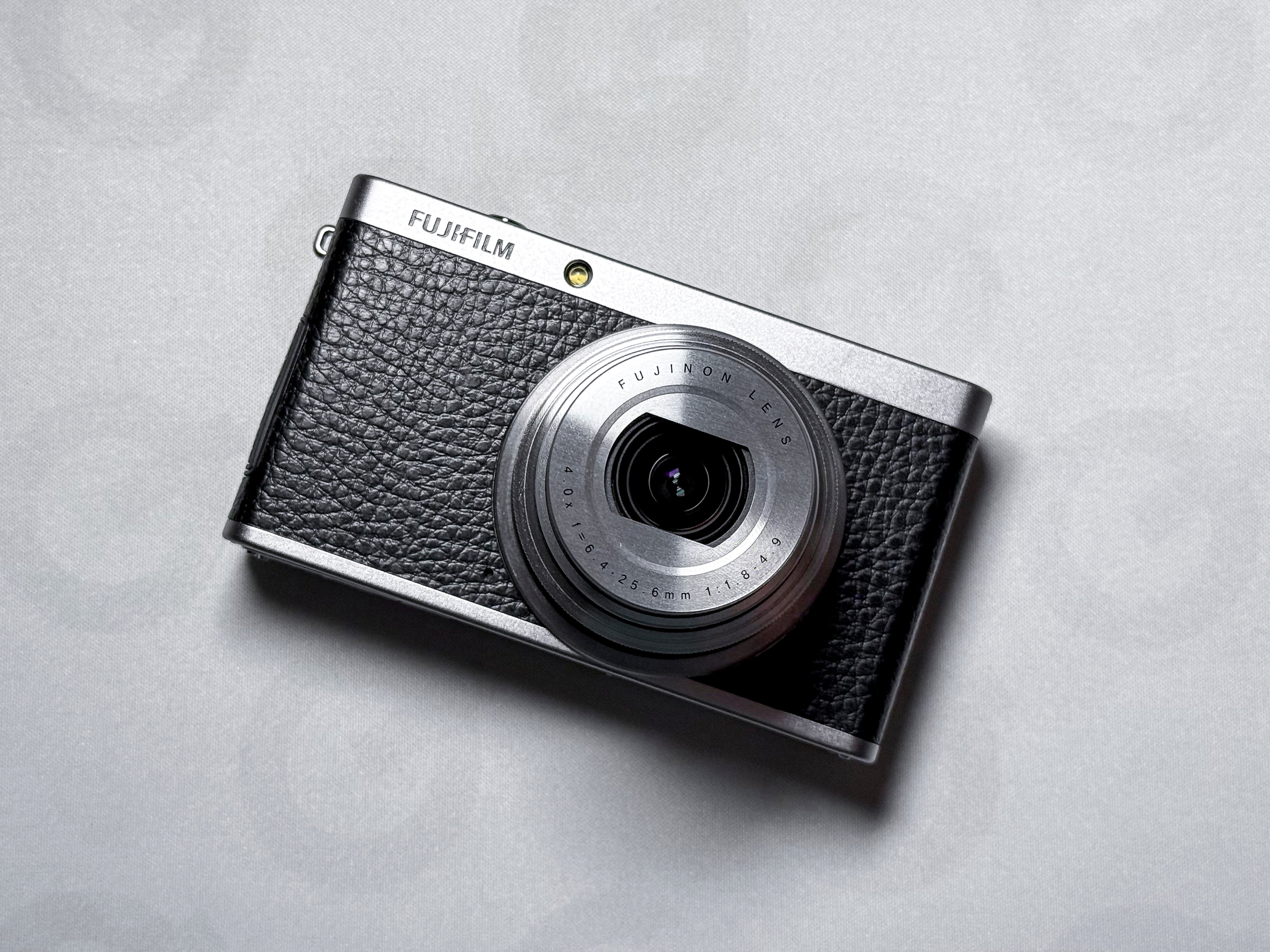Rare Fujifilm XF1 Compact Camera- 1 Year Warranty, Near Mint, Excellent