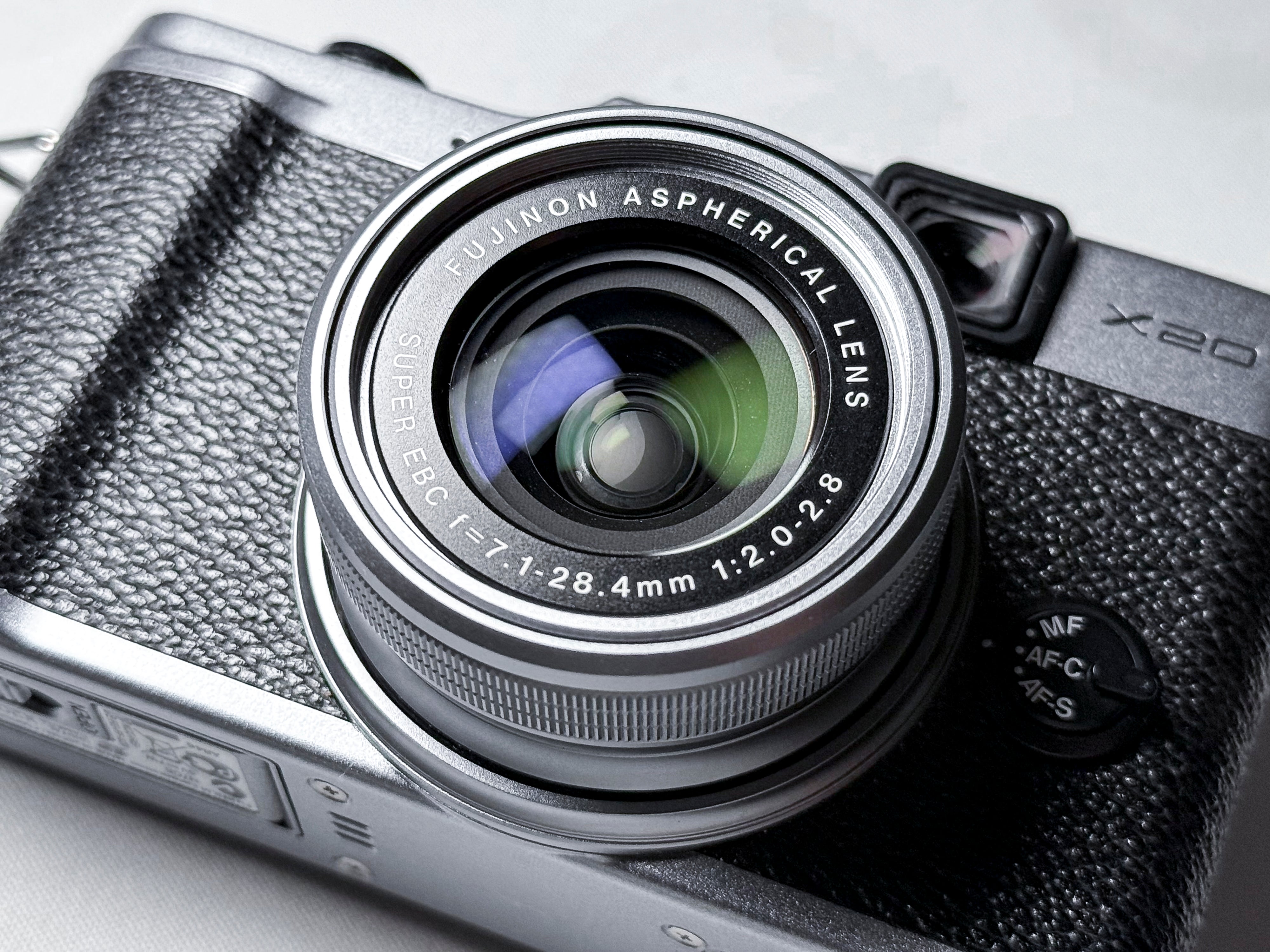 Fotocamera digitale Fujifilm X20 con custodia - Garanzia di 1 anno, eccellente