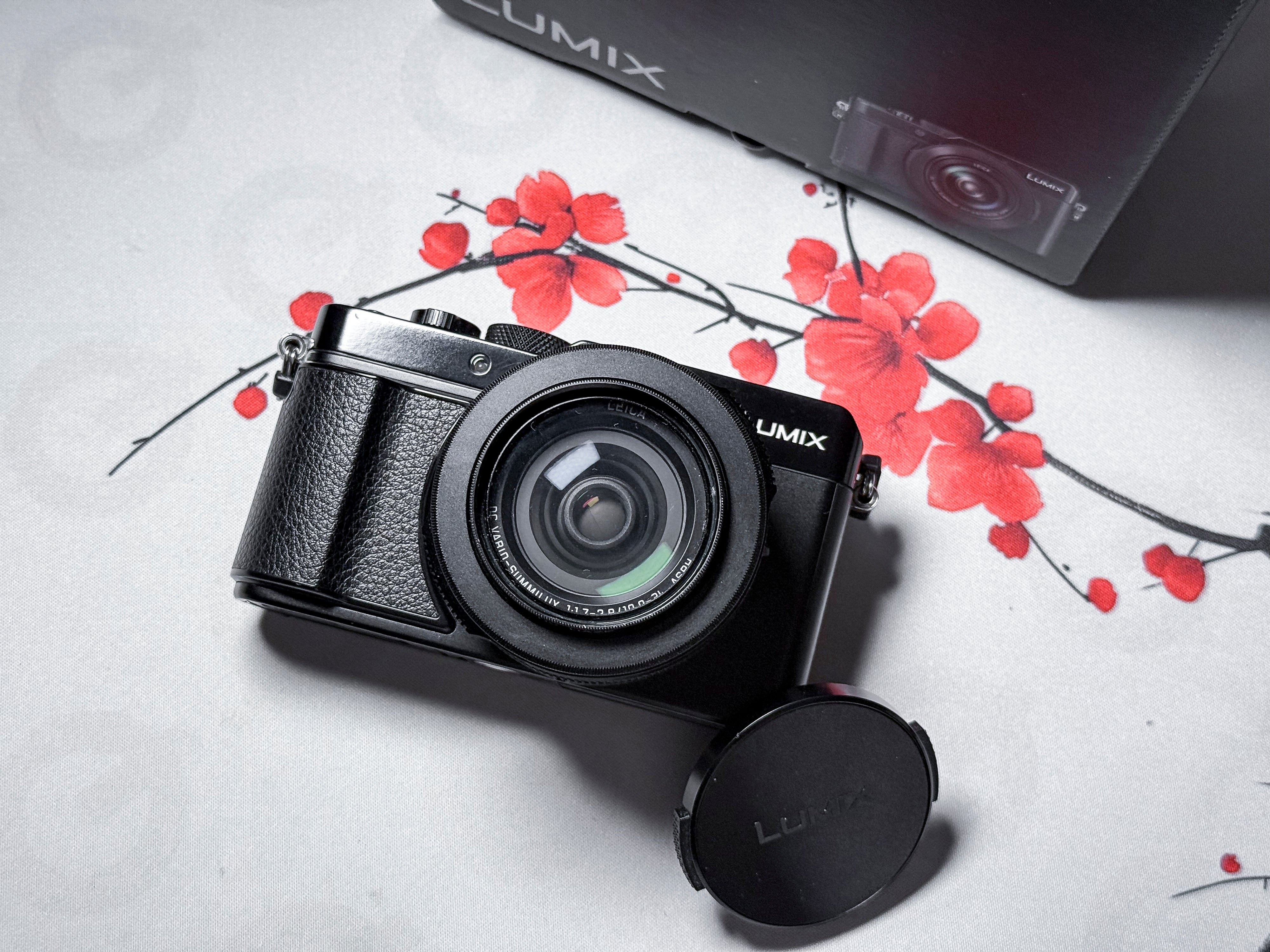 Panasonic Lumix LX100 II (uguale a Leica D-Lux 7) - 1 anno di garanzia, eccellente