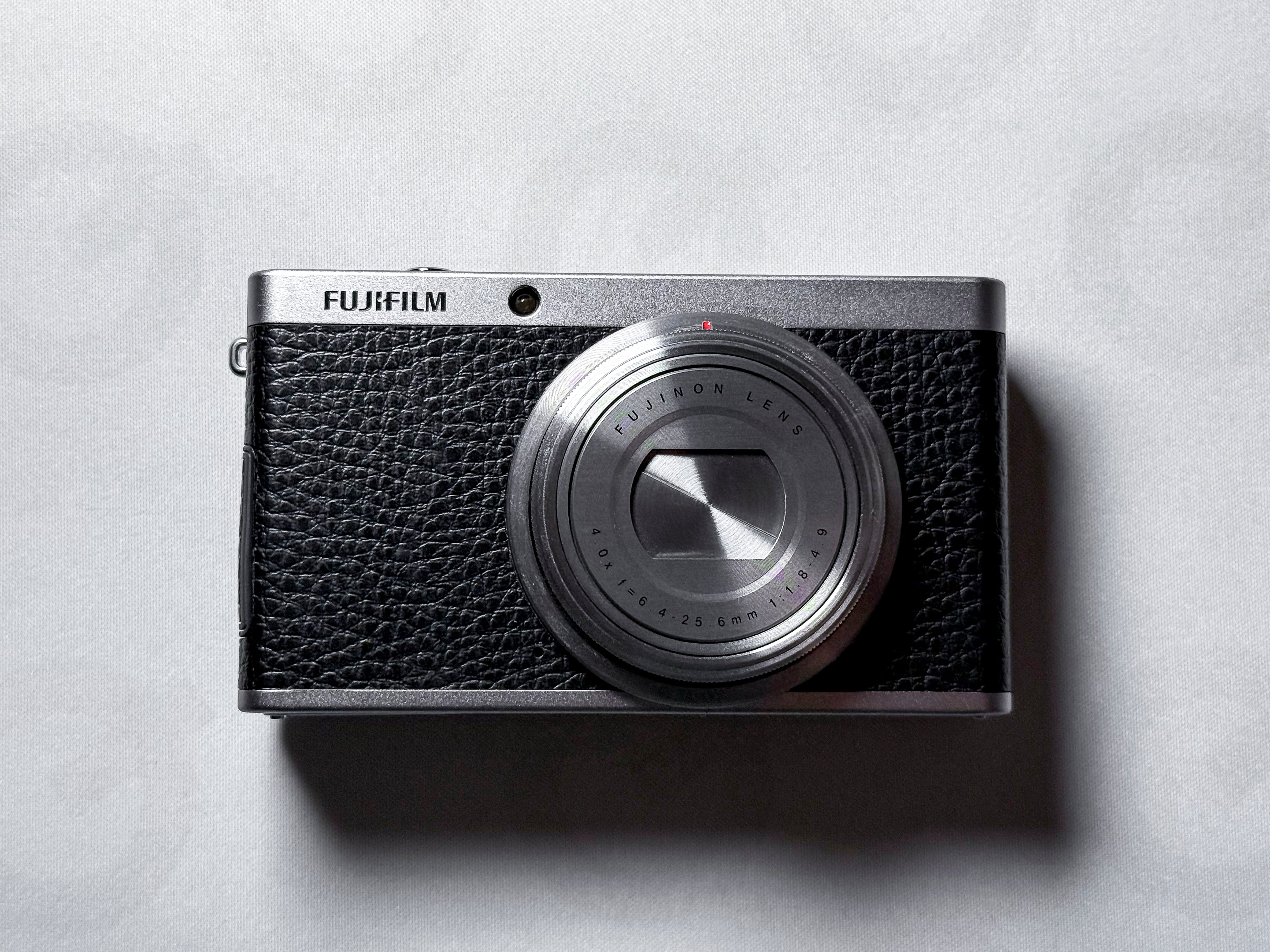 Rare Fujifilm XF1 Compact Camera- 1 Year Warranty, Near Mint, Excellent