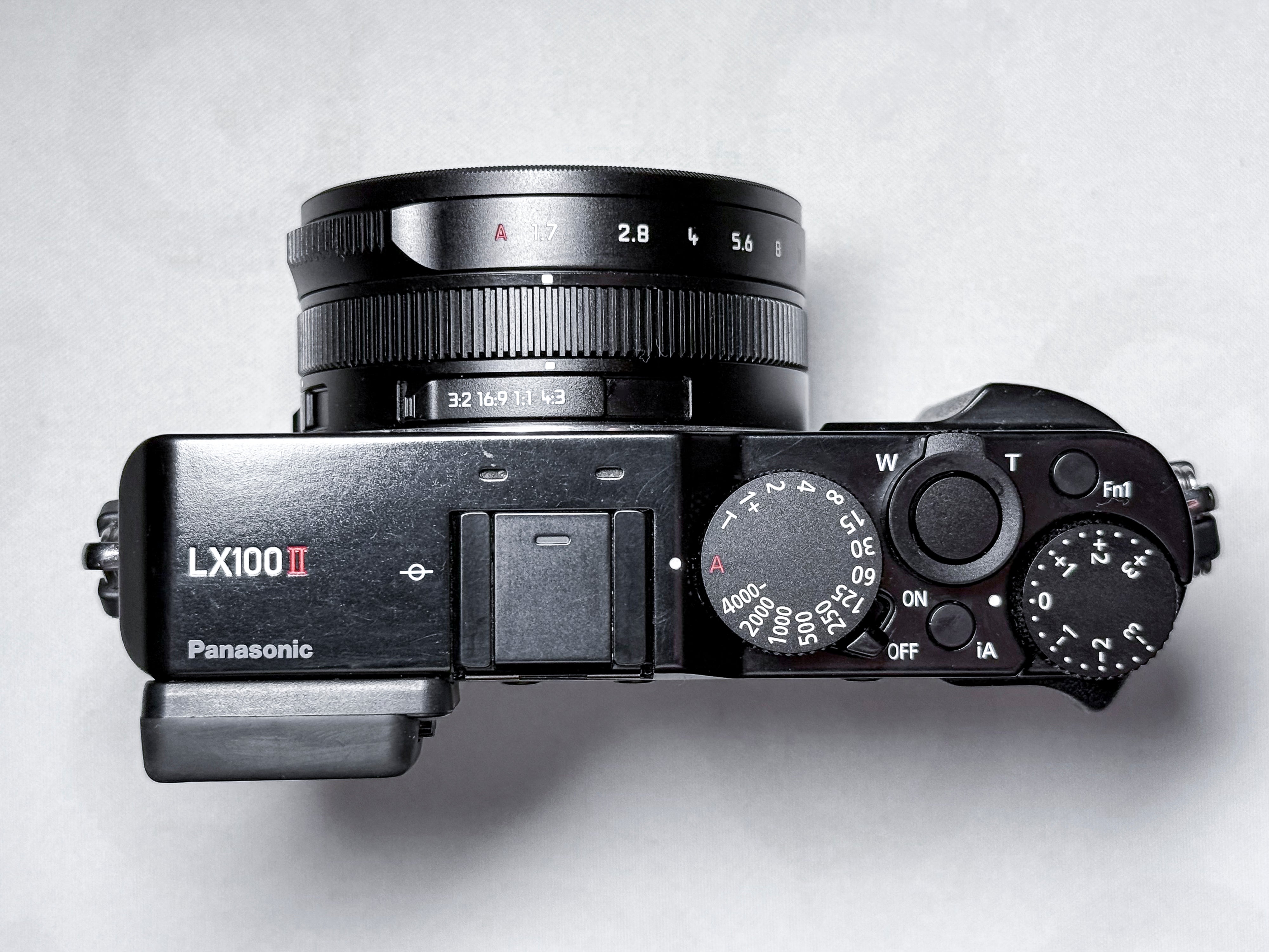Panasonic Lumix LX100 II (uguale a Leica D-Lux 7) - 1 anno di garanzia, eccellente