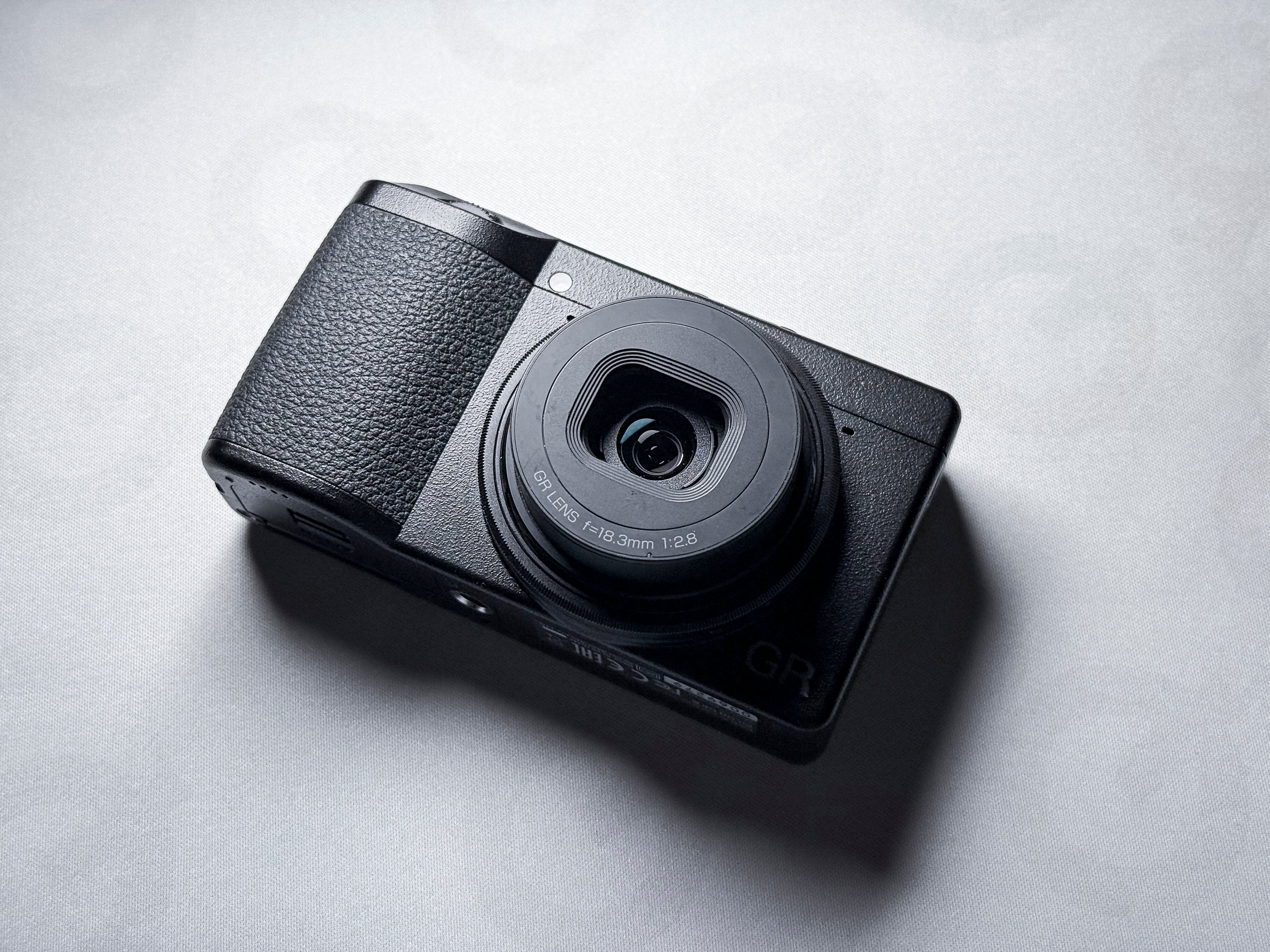Ricoh GR III 28mm 24.2 Mpx APS-C Compact Camera 1 Year Warranty, Excellent GRIII