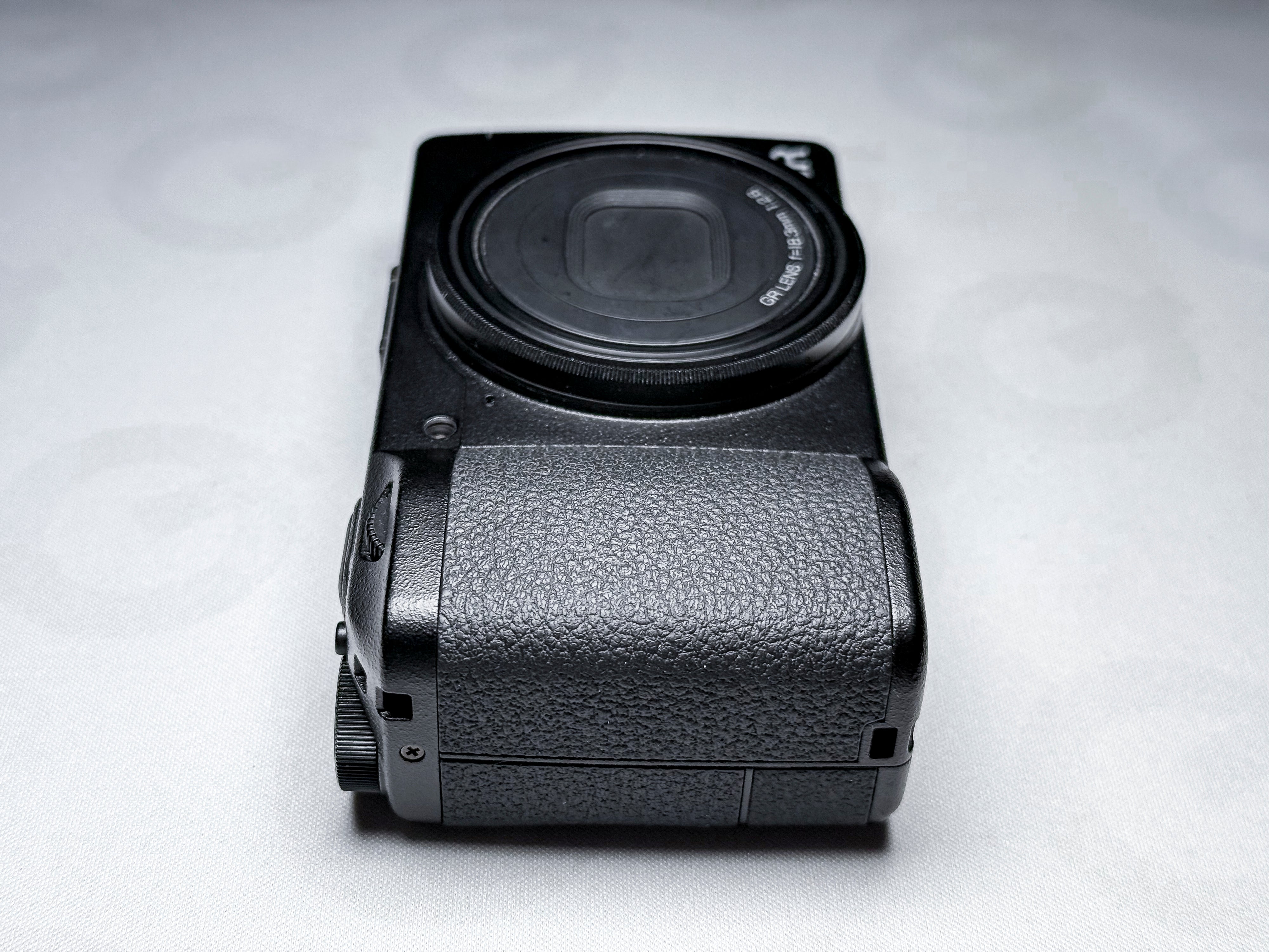 Ricoh GR III 28mm 24.2 Mpx APS-C Compact Camera 1 Year Warranty, Excellent GRIII