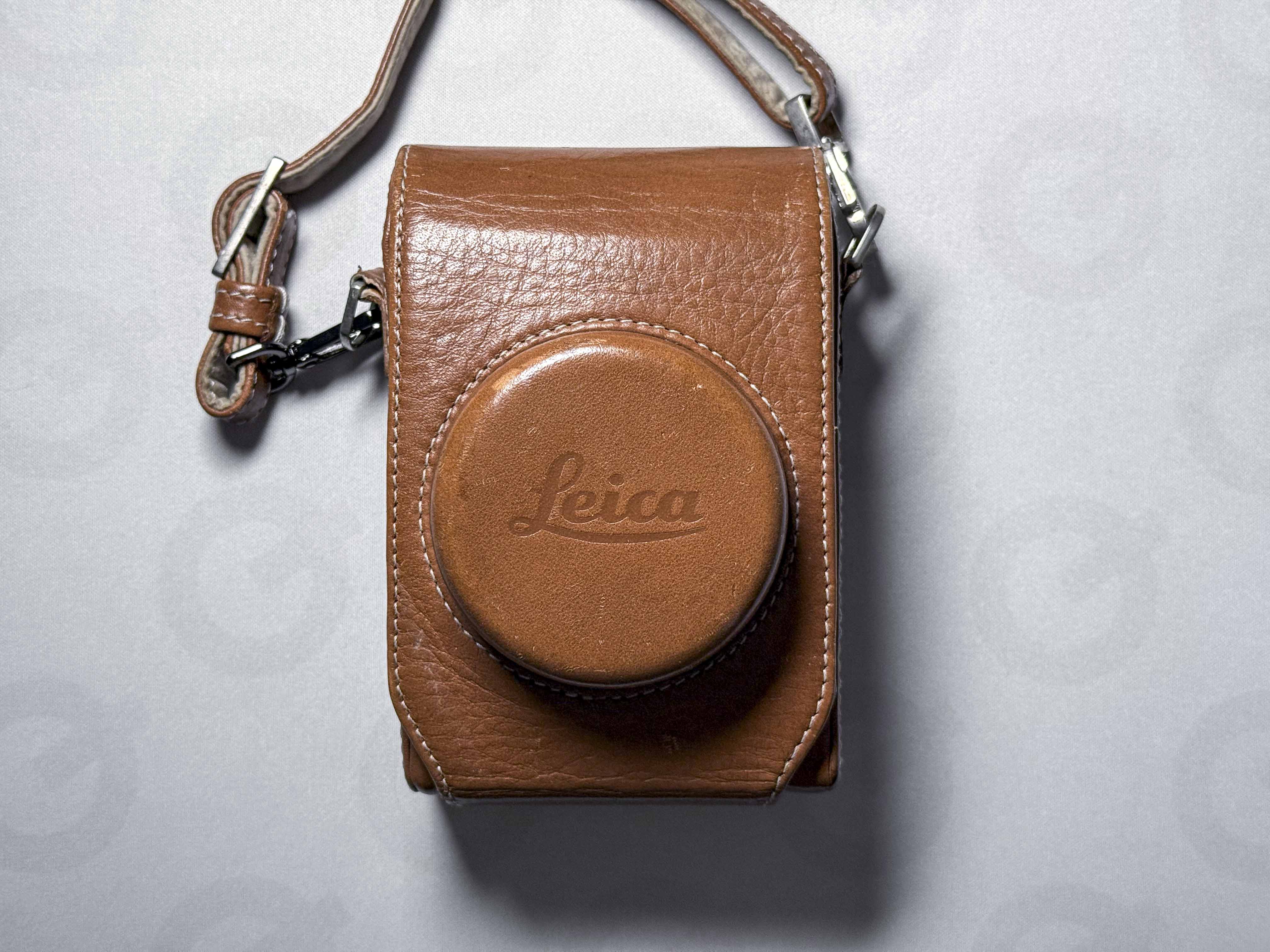 Leica D-Lux 6 Compact Camera Summilux Lens + Case - 1 Year Warranty, Excellent