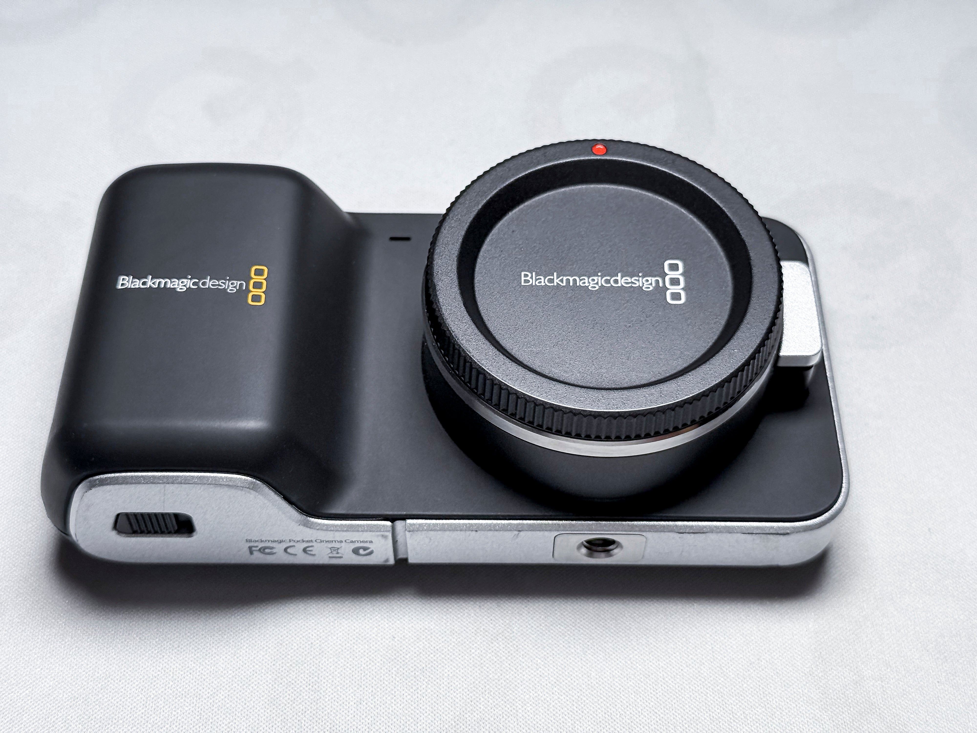 Blackmagic Design Pocket Cinema Camera Super 16 BMPCC - Funzionante, problema con il piccolo LCD