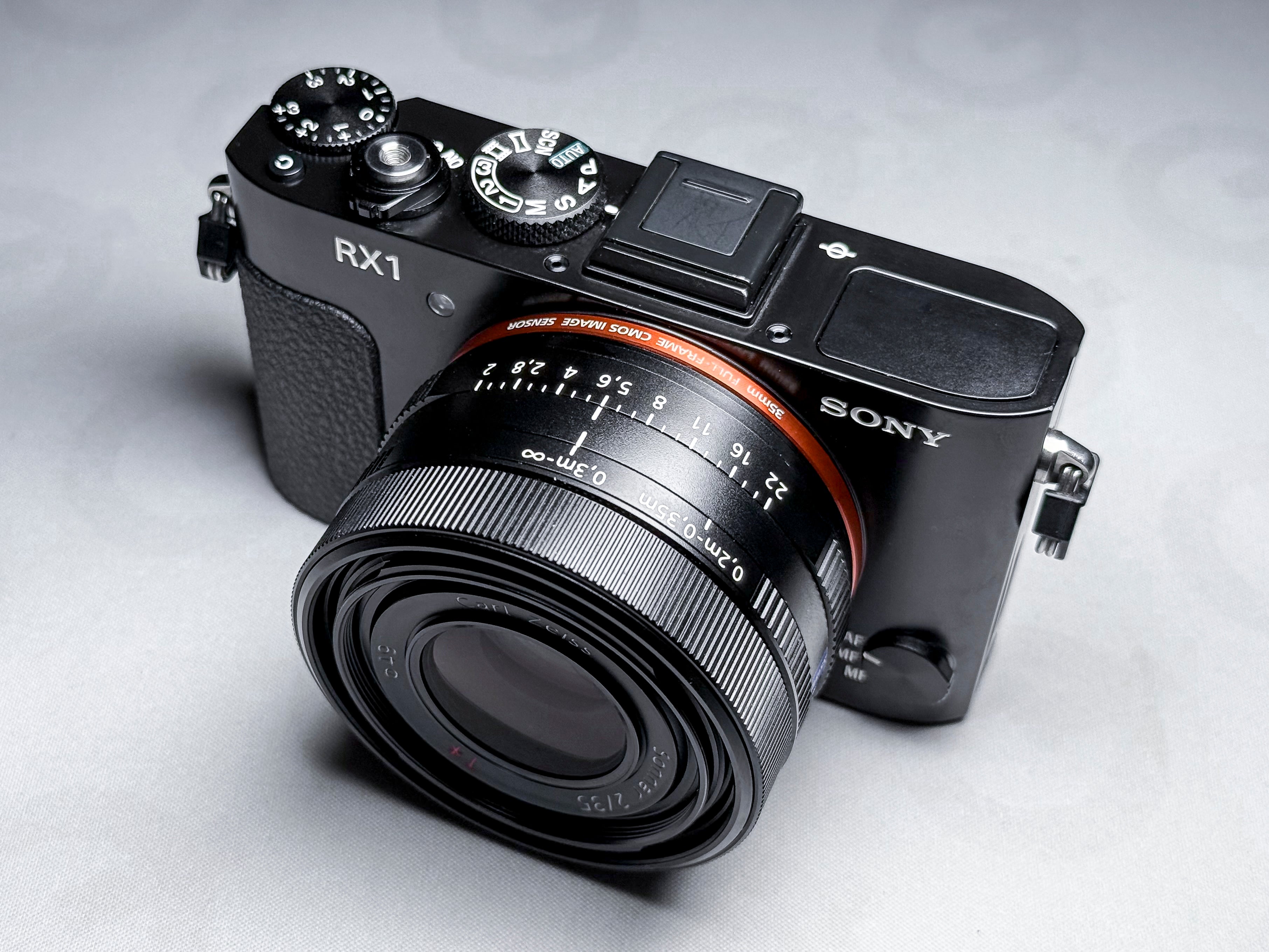 Sony RX1 Full Frame 35mm Zeiss Sonnar - 1 Year Warranty, Excellent