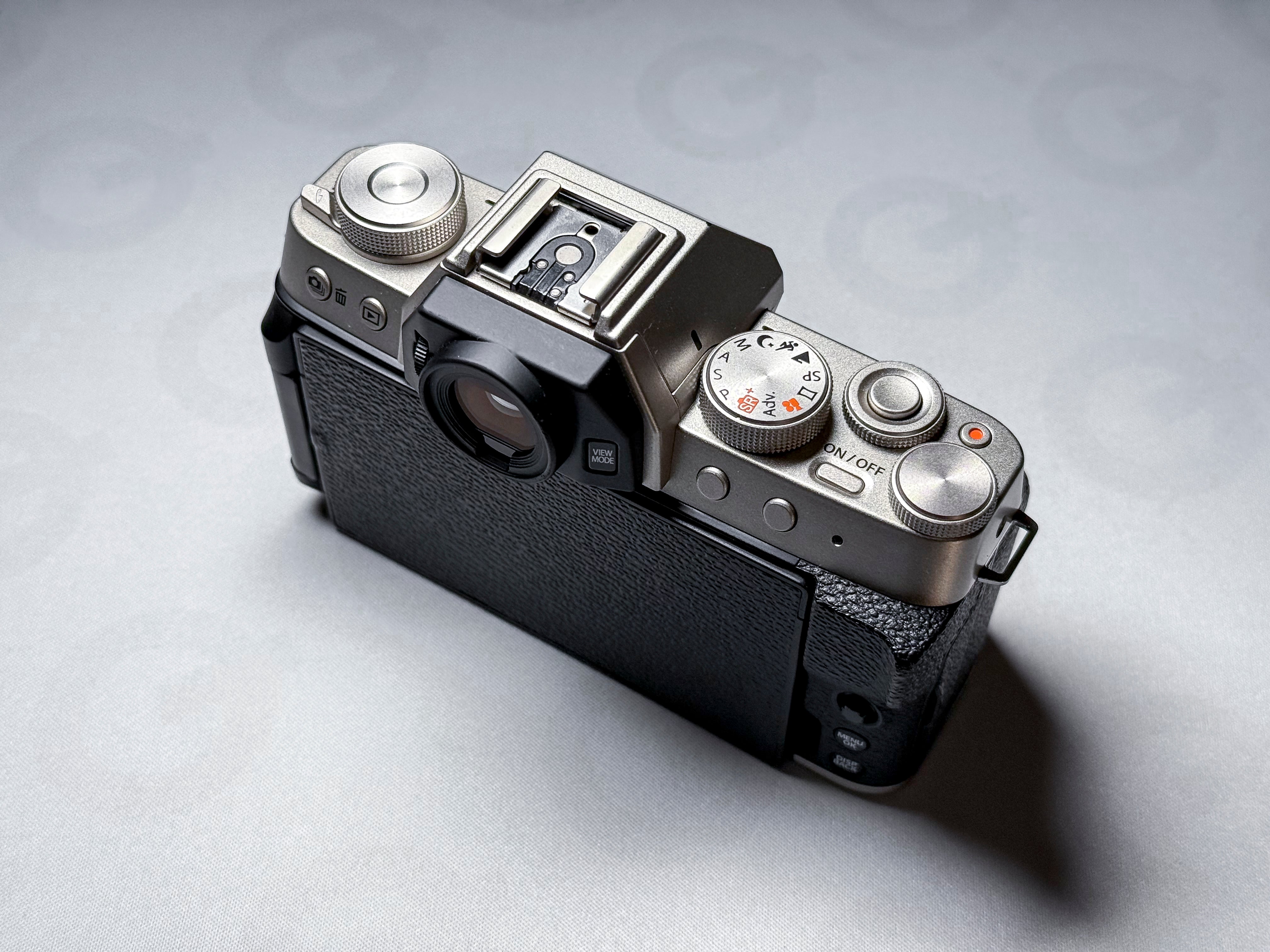Fujifilm X-T200 APS-C Mirrorless - 1 Year Warranty, Perfectly Working Fuji XT200