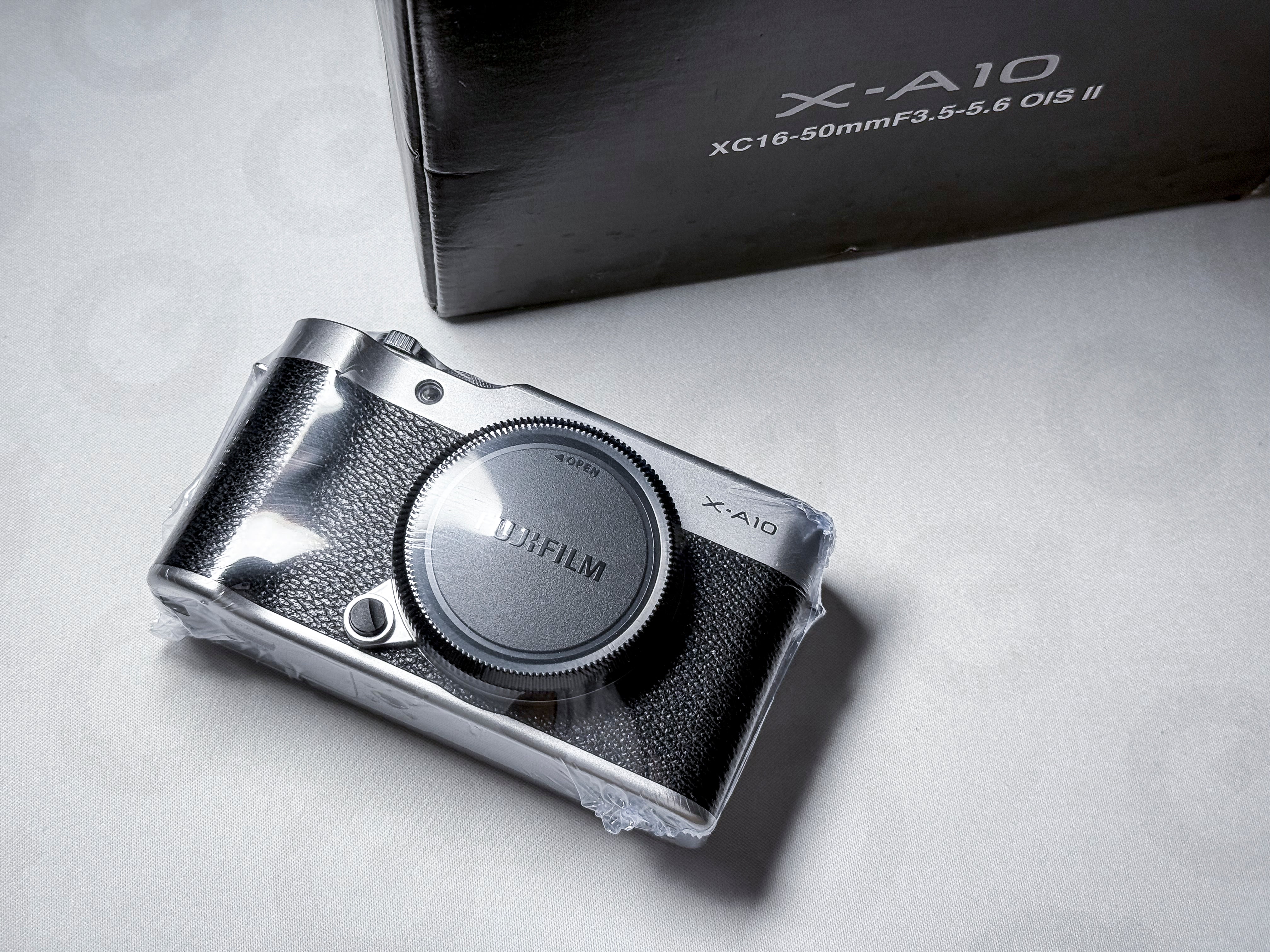 Fujifilm X-A10 Mirrorless APS-C Fuji XA10 - 1 Year Warranty, Perfectly Working