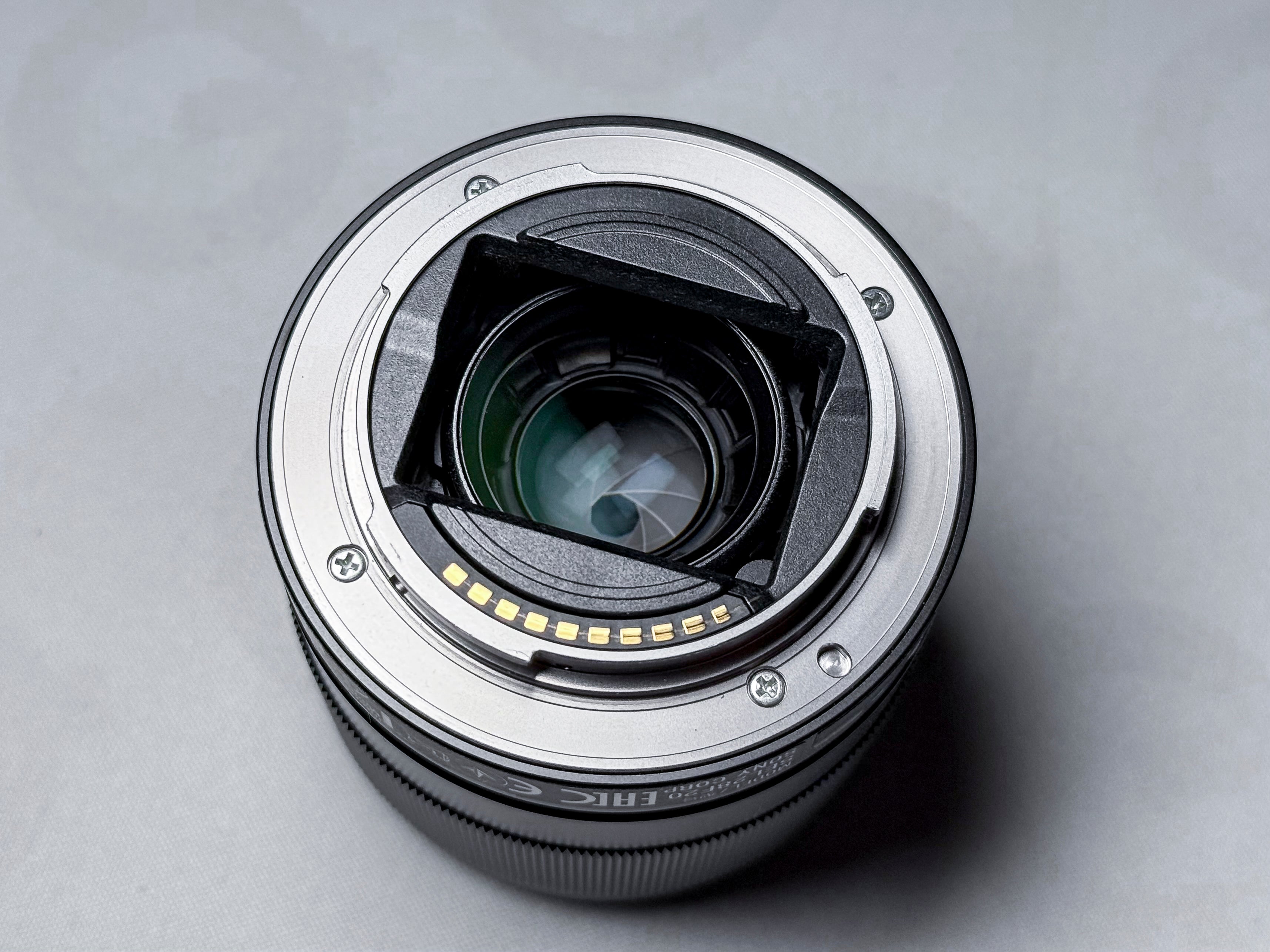 Sony 28mm f/2.0 FE Full Frame Lens - 1 Year Warranty, Excellent