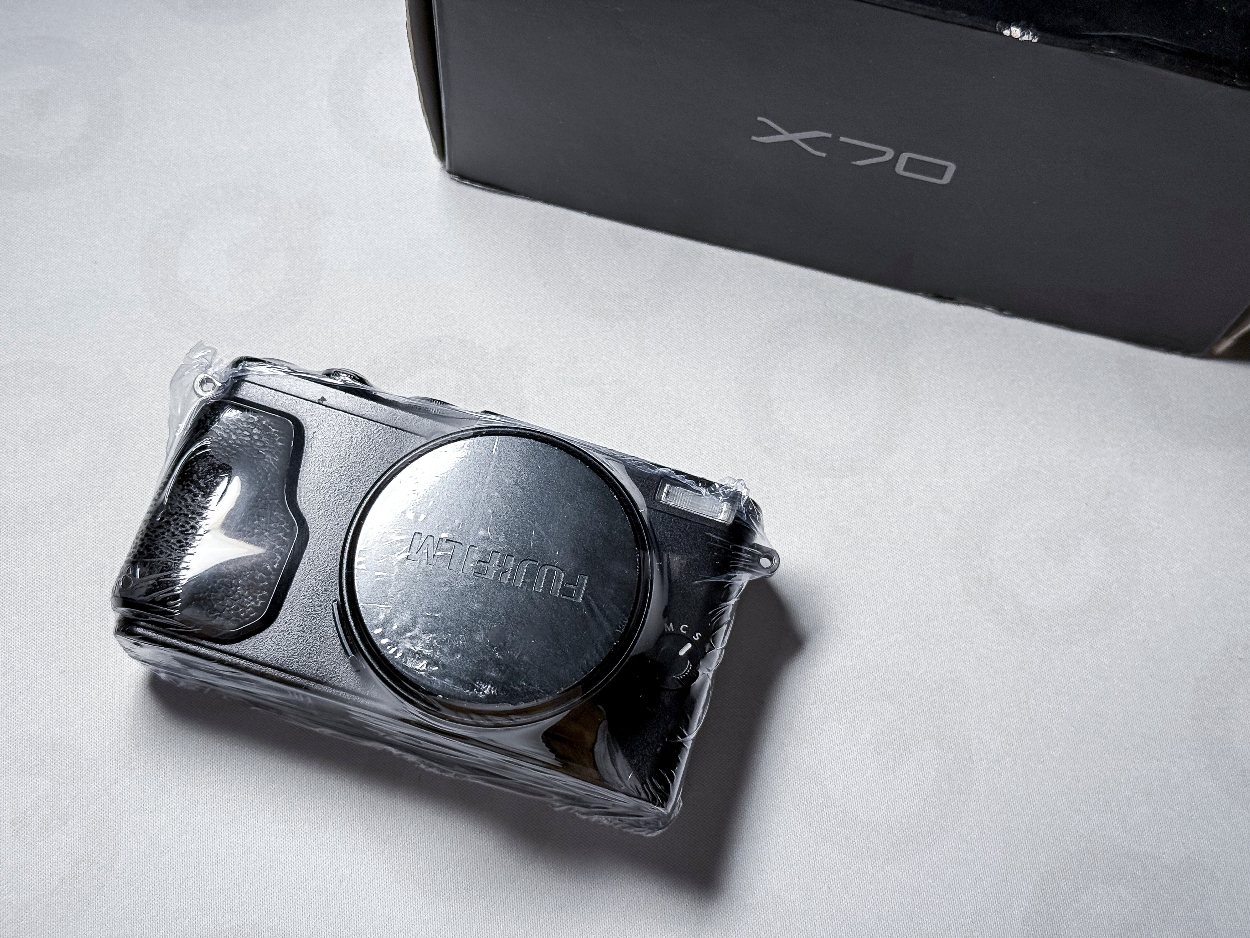 Fujifilm X70 APS-C 4x Zoom - 1 Year Warranty, Perfectly Working Fuji X-70