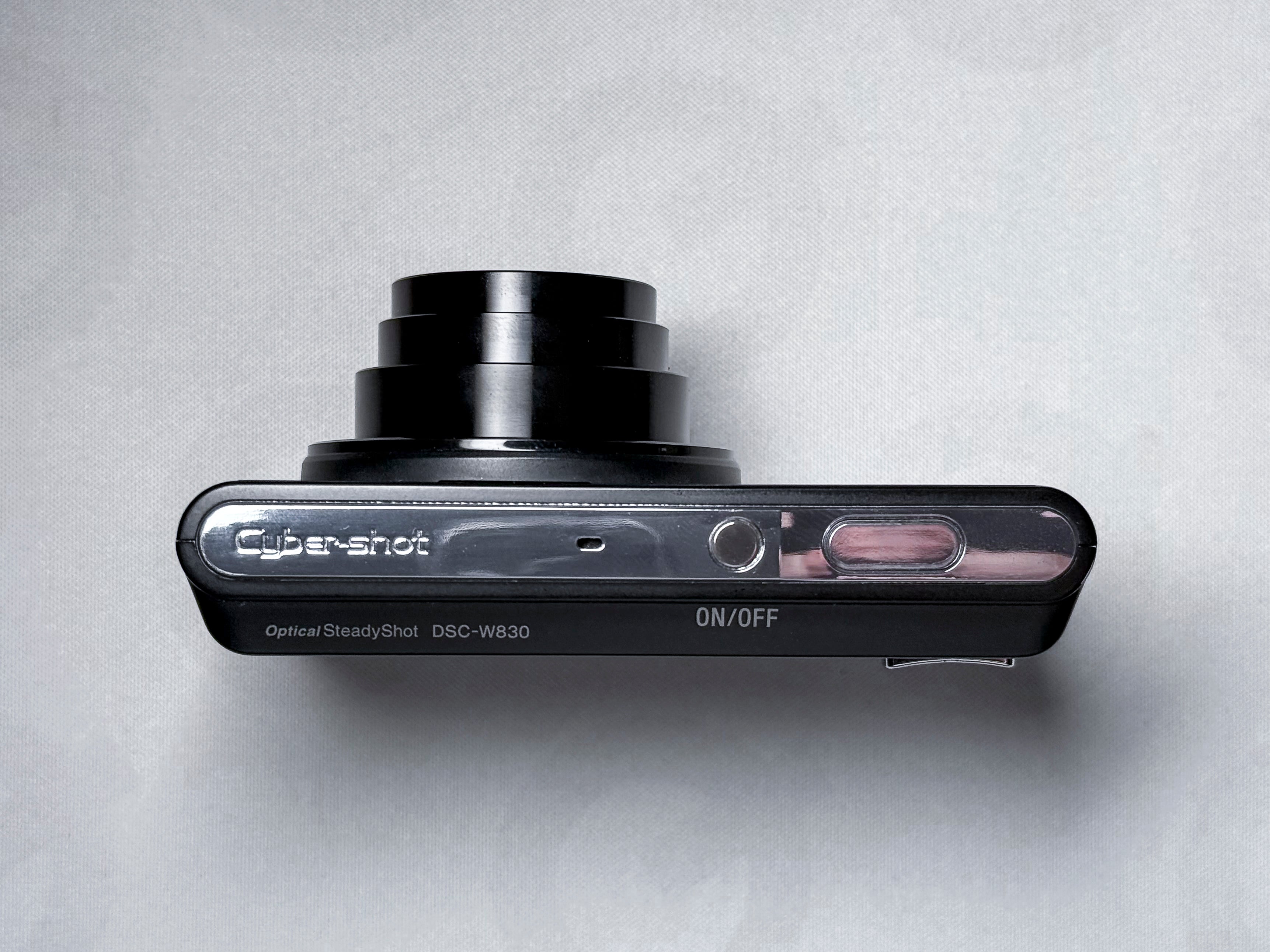Sony W830 Cyber-shot CCD - 1 Year Warranty, Near Mint DSC-W830