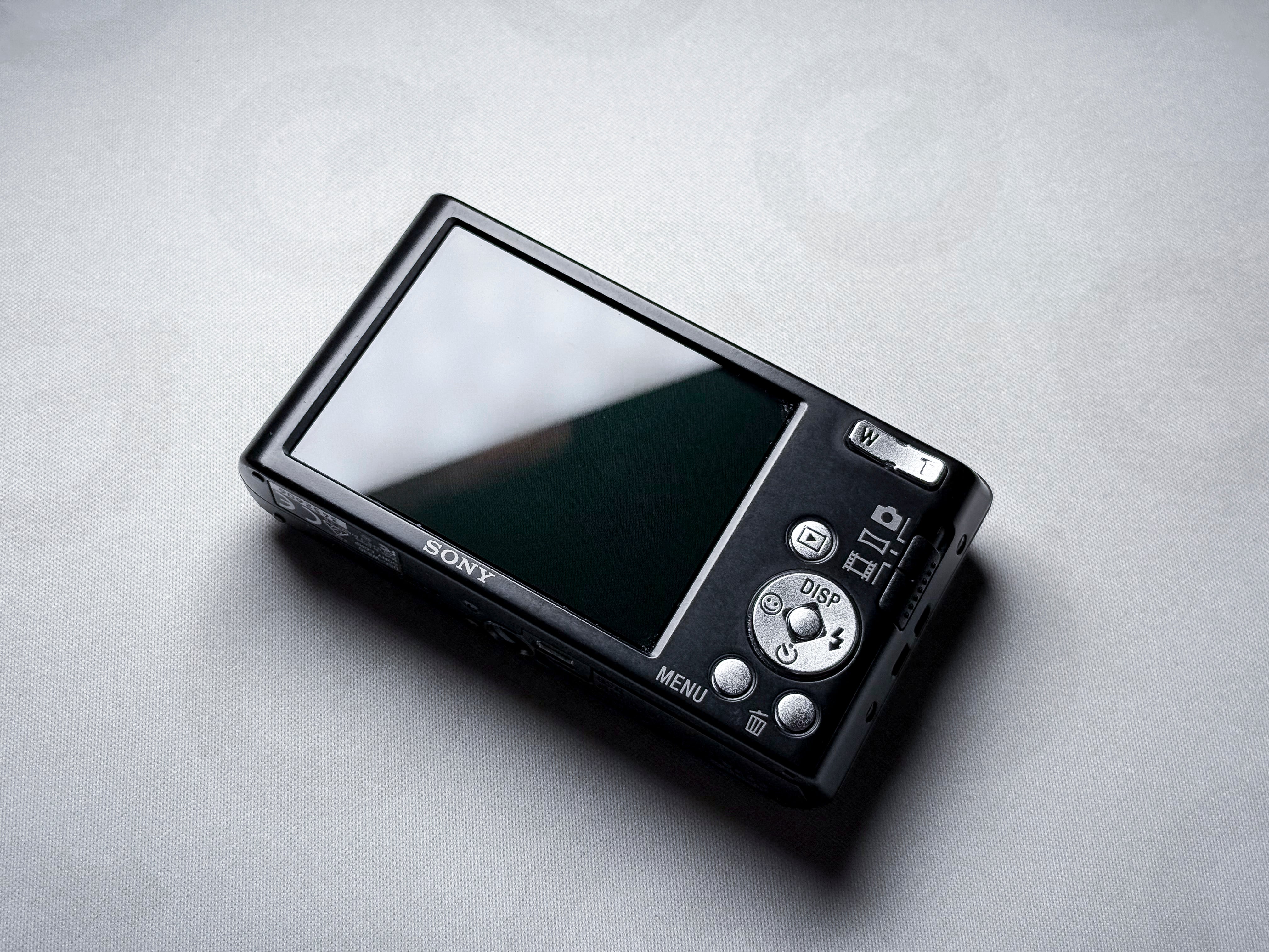 Sony W830 Cyber-shot CCD - 1 Year Warranty, Near Mint DSC-W830