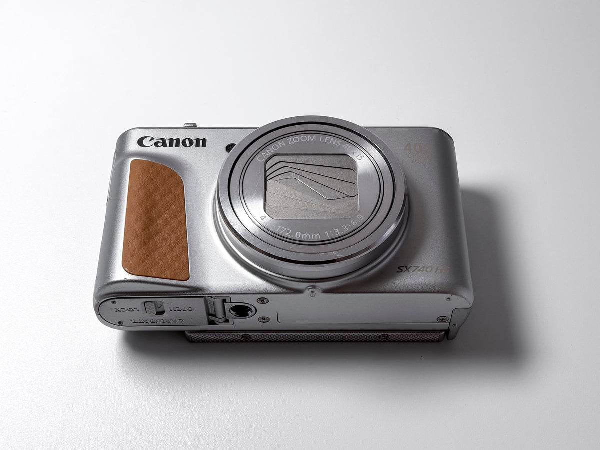 Canon SX740 HS Powershot Compact Camera 40X Zoom - 1 Year Warranty, Excellent