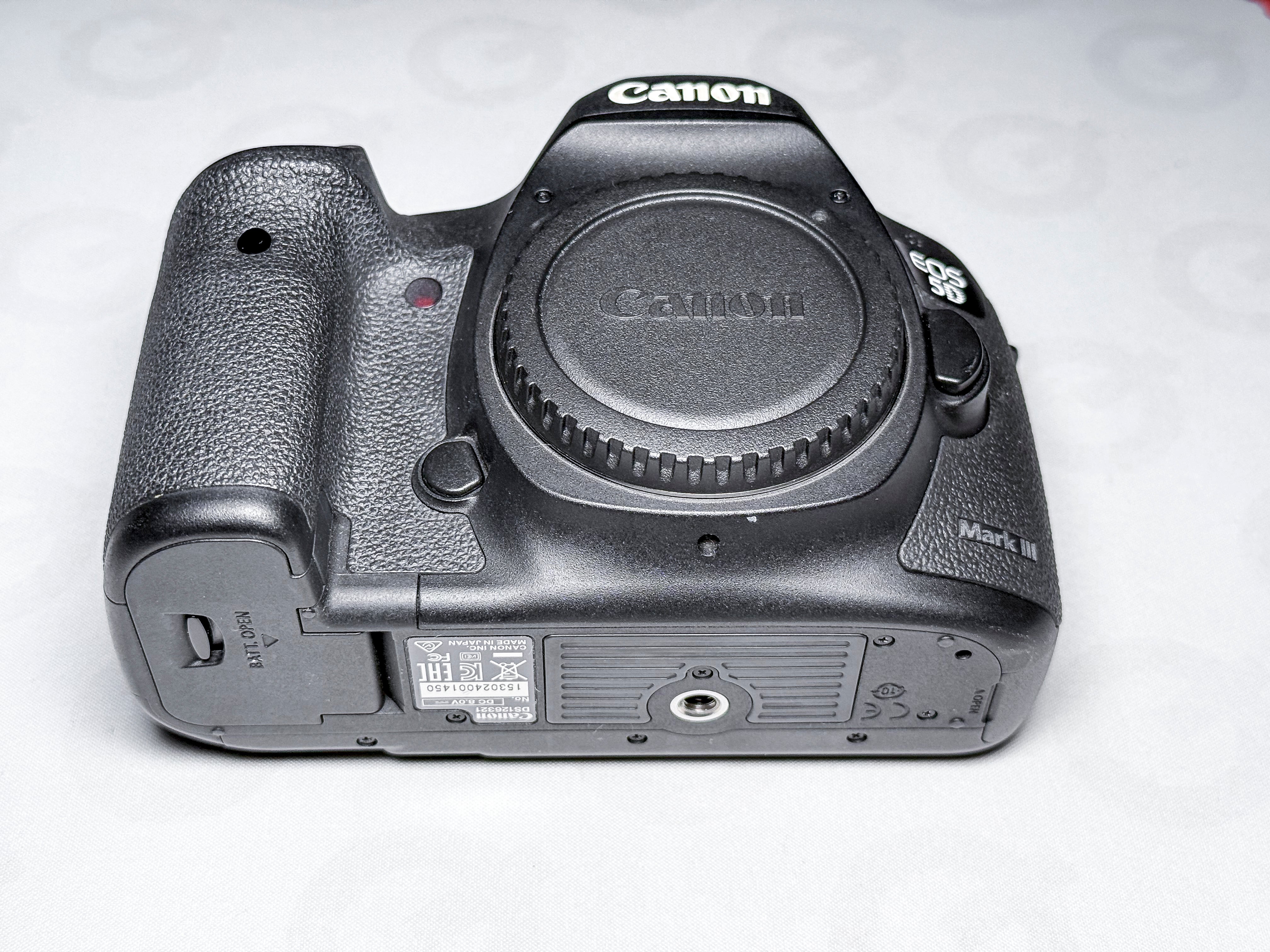 Canon EOS 5D Mark III 3 Full Frame Reflex DSLR - 1 Year Warranty, Excellent