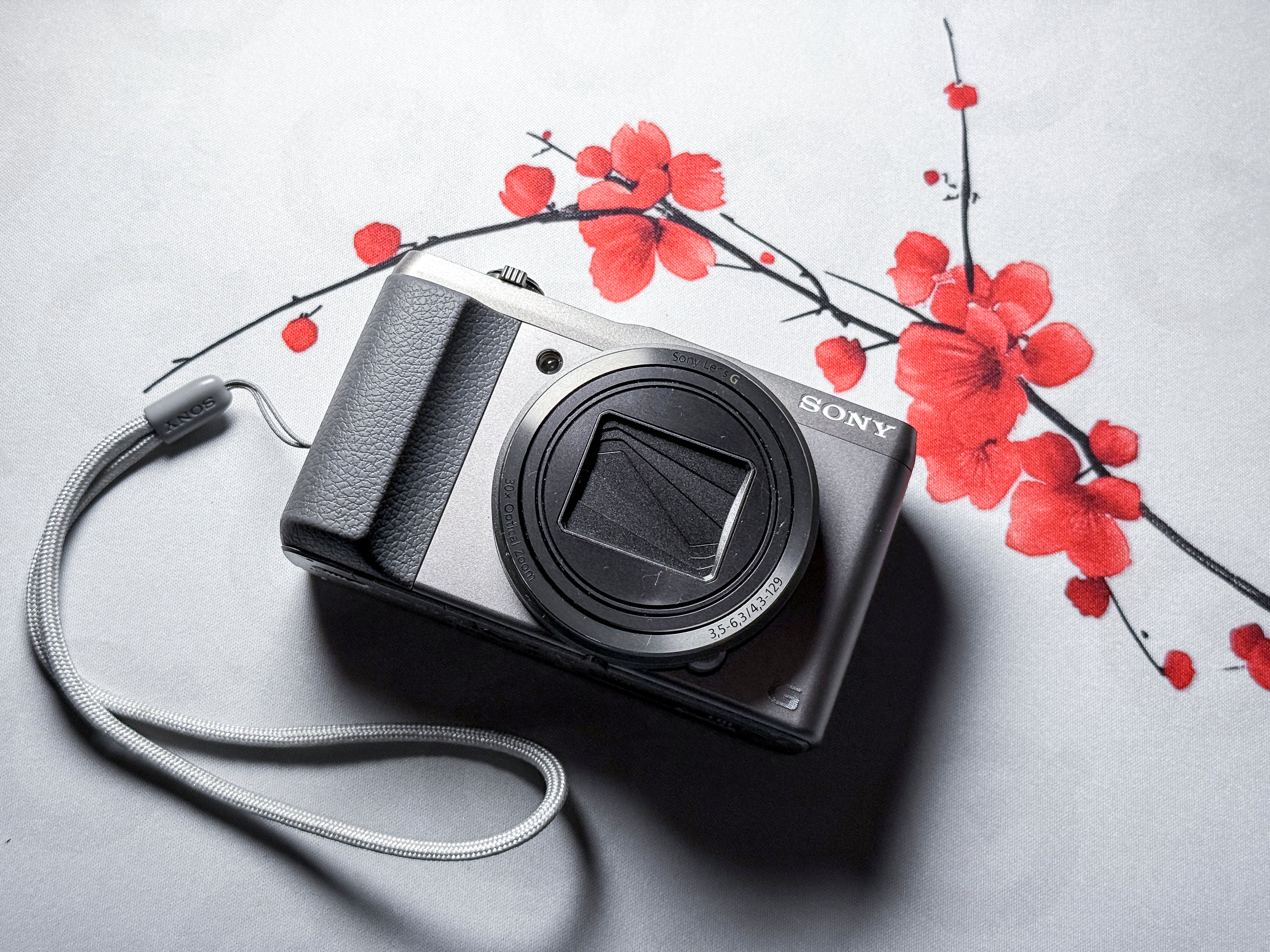 Sony HX60 Cyber-shot 20.4 Mpx 30x Zoom - 1 Year Warranty, Excellent HX-60