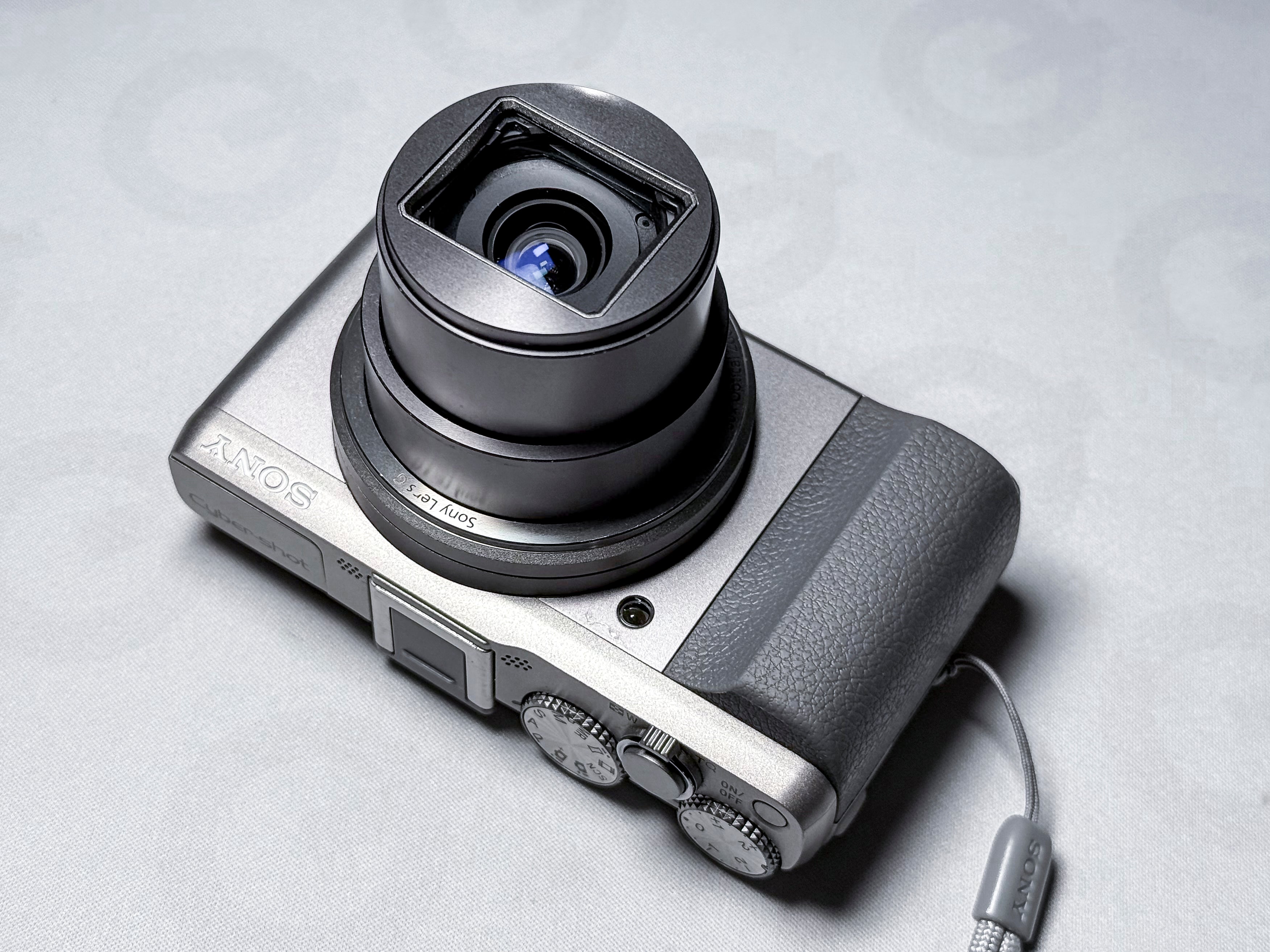 Sony HX60 Cyber-shot 20.4 Mpx 30x Zoom - 1 Year Warranty, Excellent HX-60