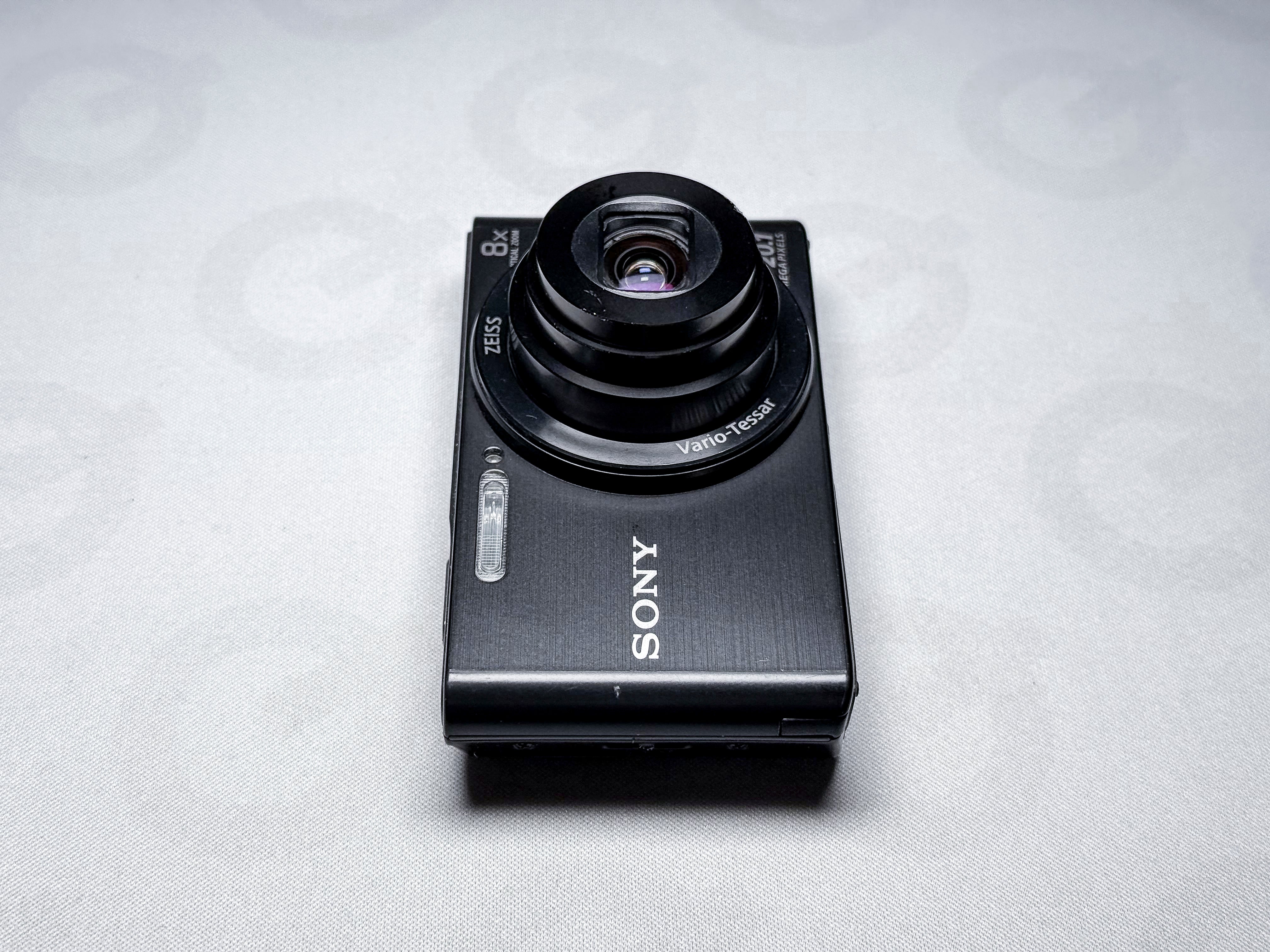 Sony W830 Cyber-shot CCD - 1 Year Warranty, Excellent DSC-W830