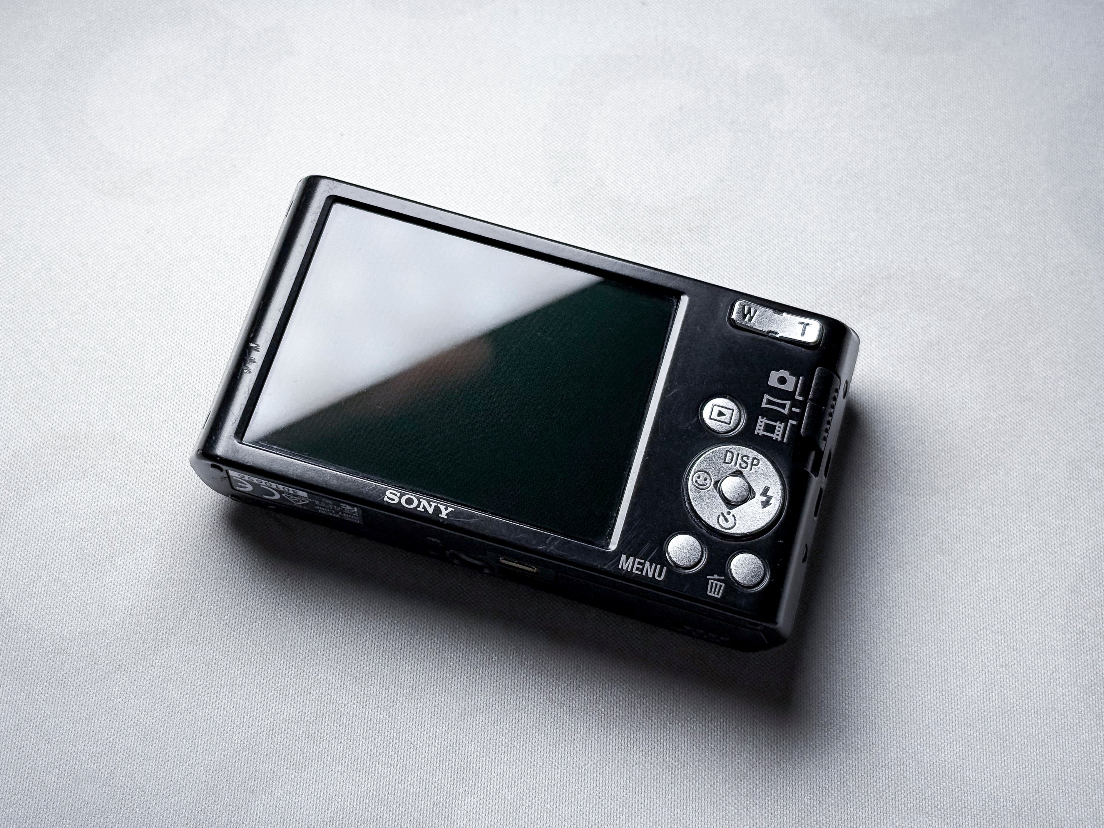 Sony W830 Cyber-shot CCD - 1 Year Warranty, Excellent DSC-W830