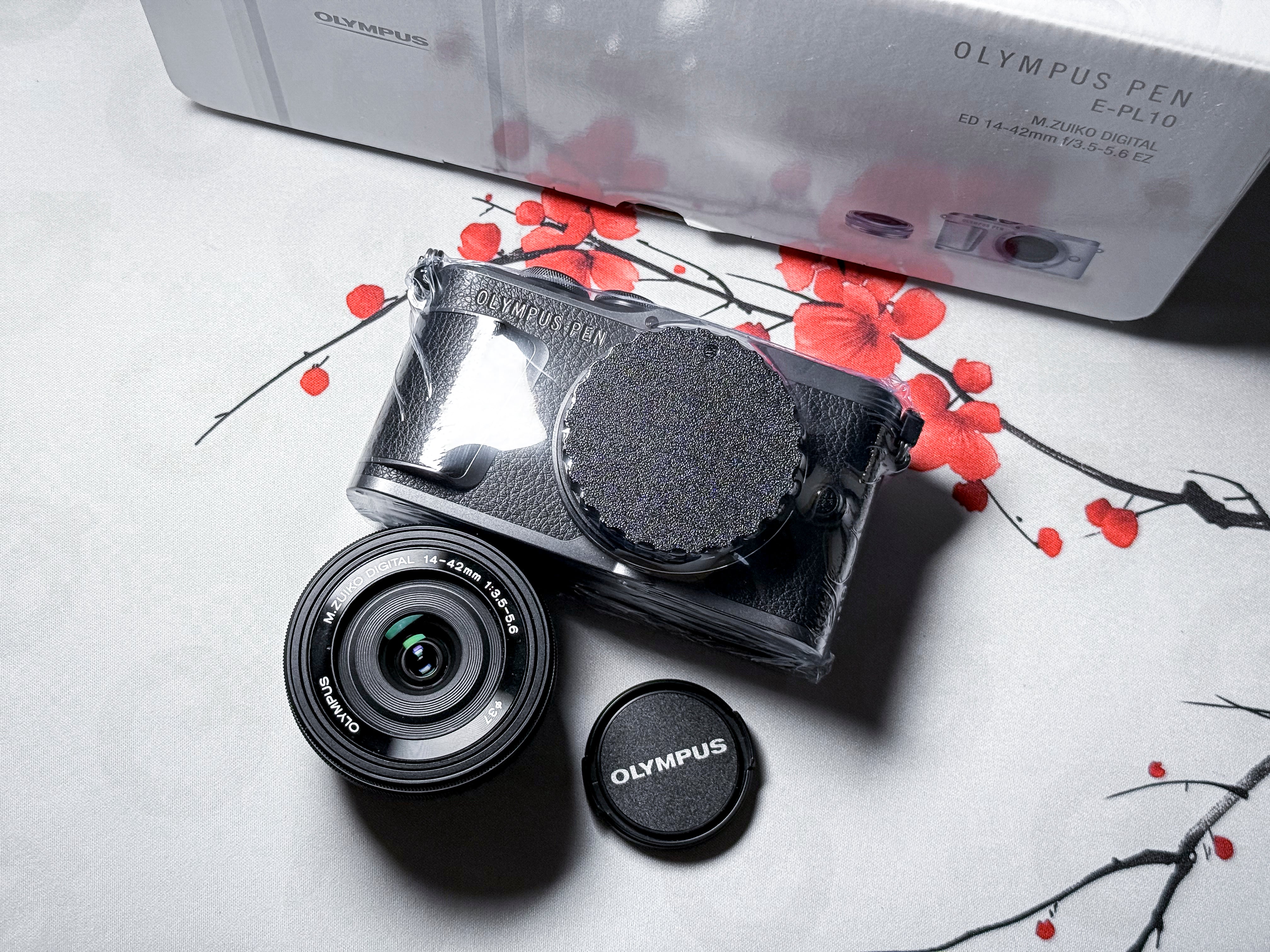 Olympus E-PL10 Pen + 14-42mm M43 Mirrorless  - Mint, 1 Year Warranty, 1K Shutter