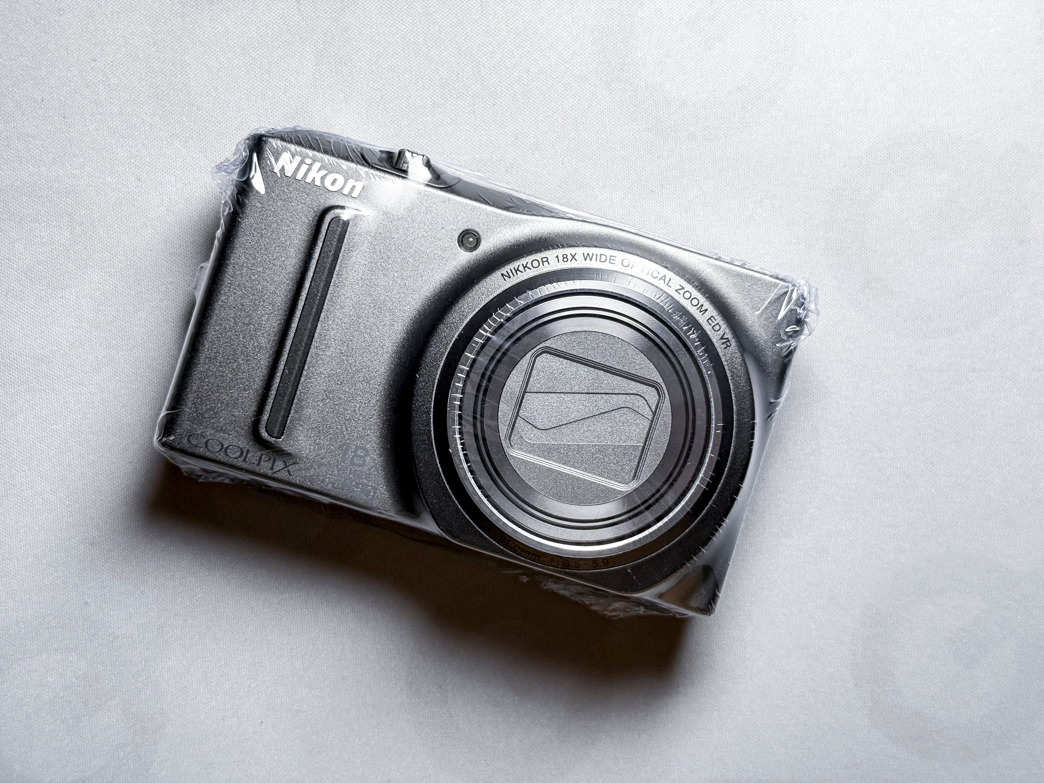 Nikon Coolpix S9100 18x Zoom Compat Camera - 1 Year Warranty, Excellent