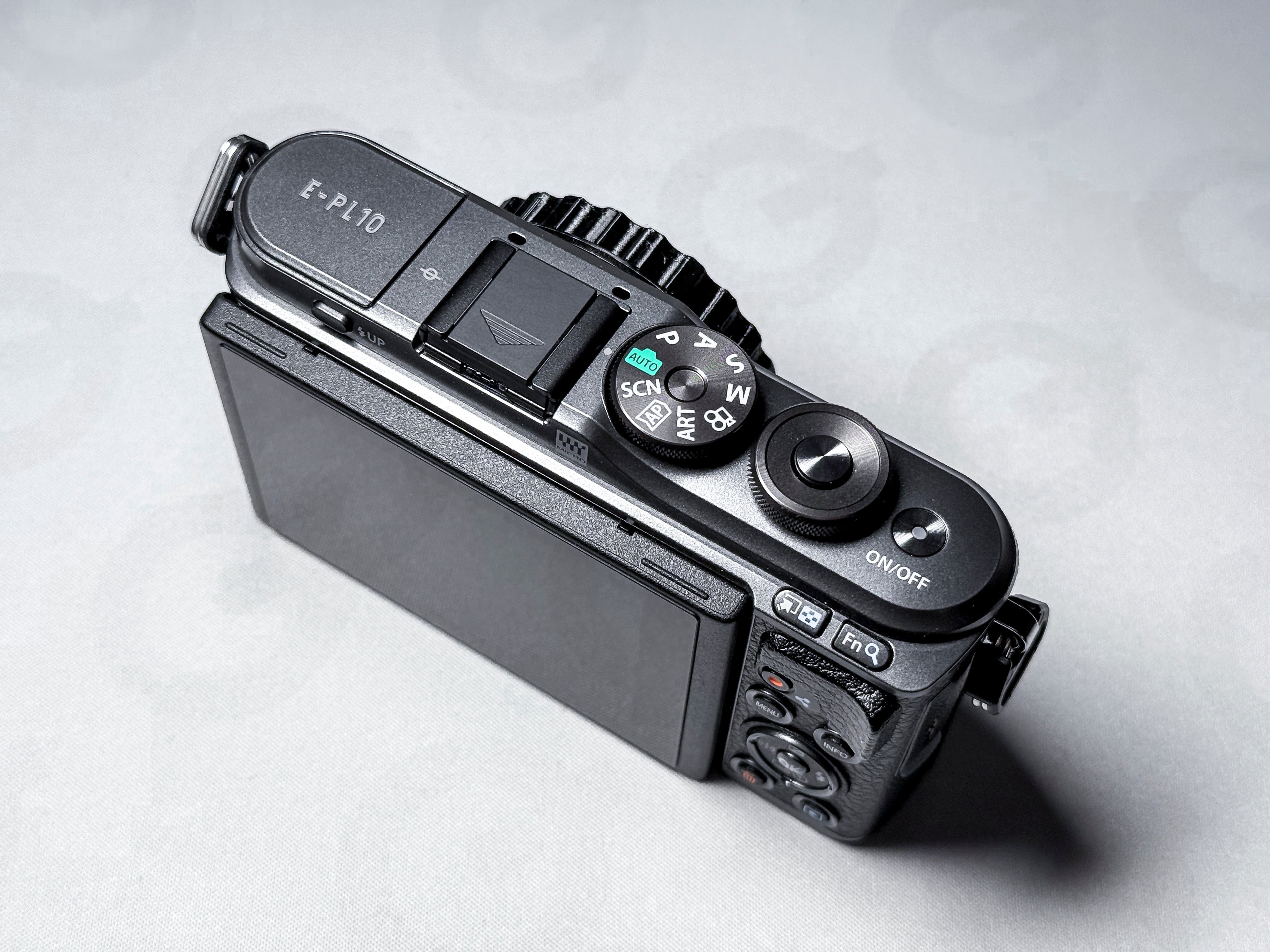Olympus E-PL10 Pen M43 Mirrorless Body - Mint, 1 Year Warranty, 1K Shutter
