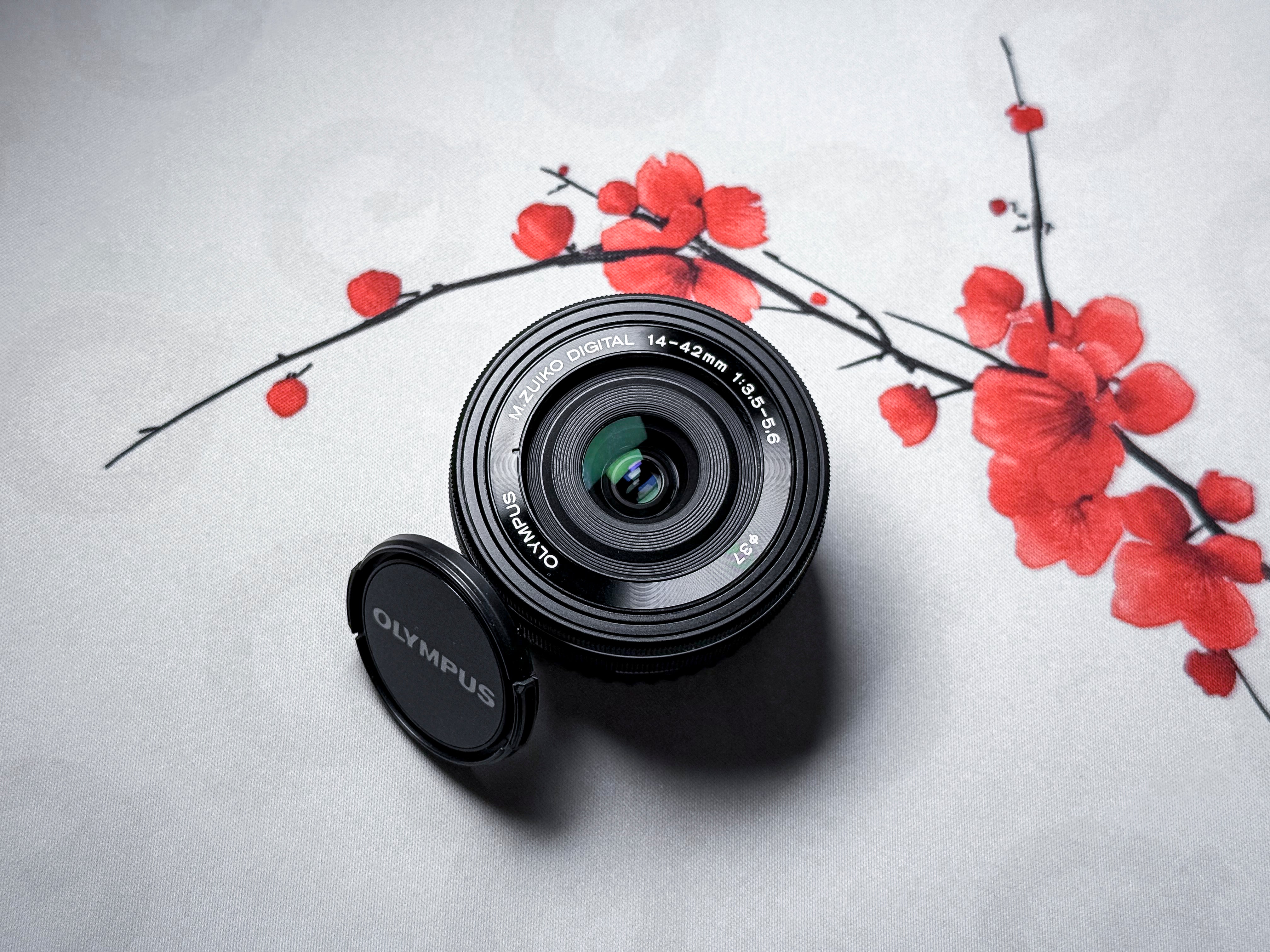 Olympus 14-42mm Zuiko Pancake M43 Lens - Mint 1 Year Warranty