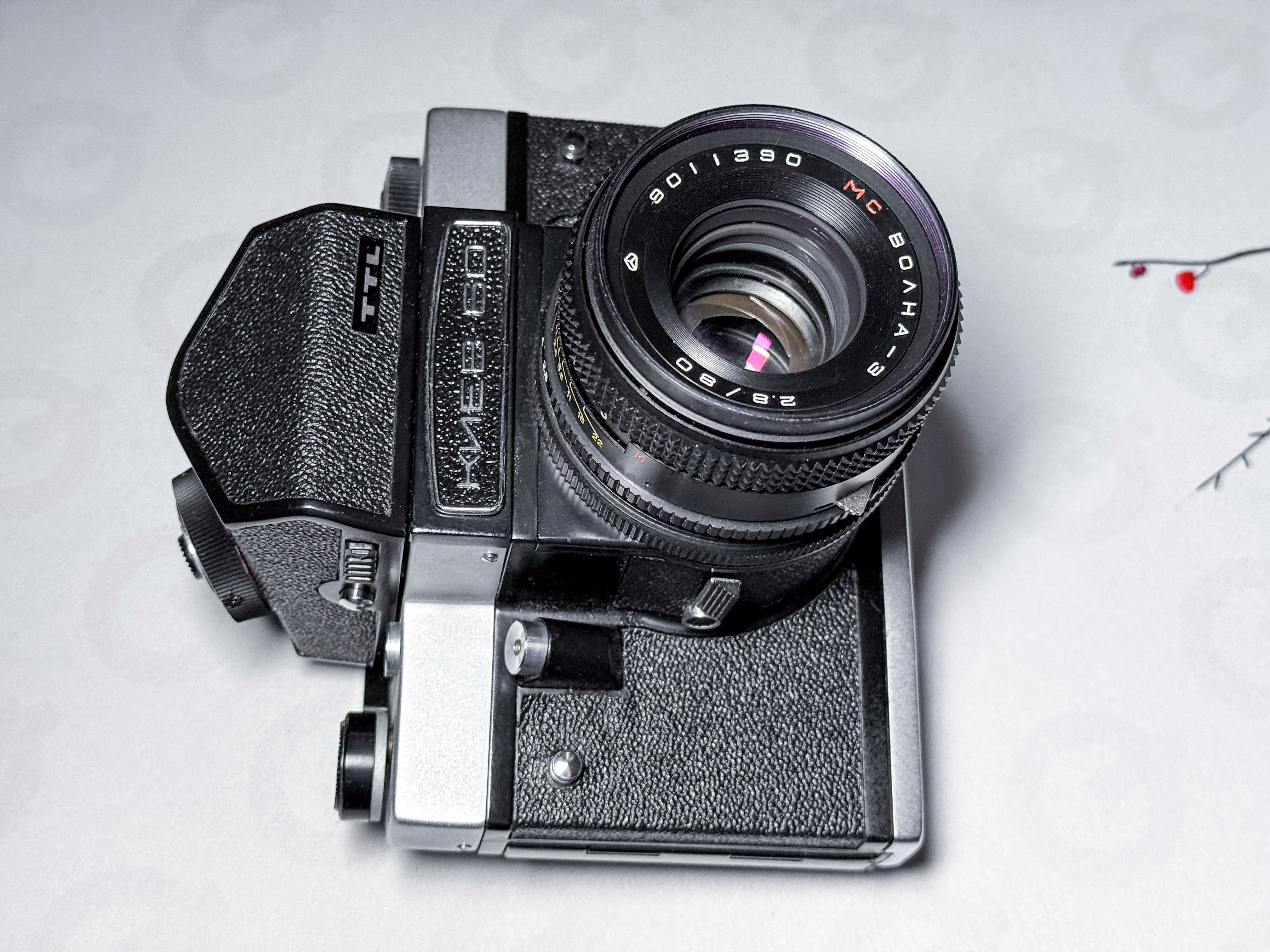 Kiev 60 + Volna 80 f/2.8 + Prism and Waist Finder - Medium Format Film Camera - CLAd, Near Mint