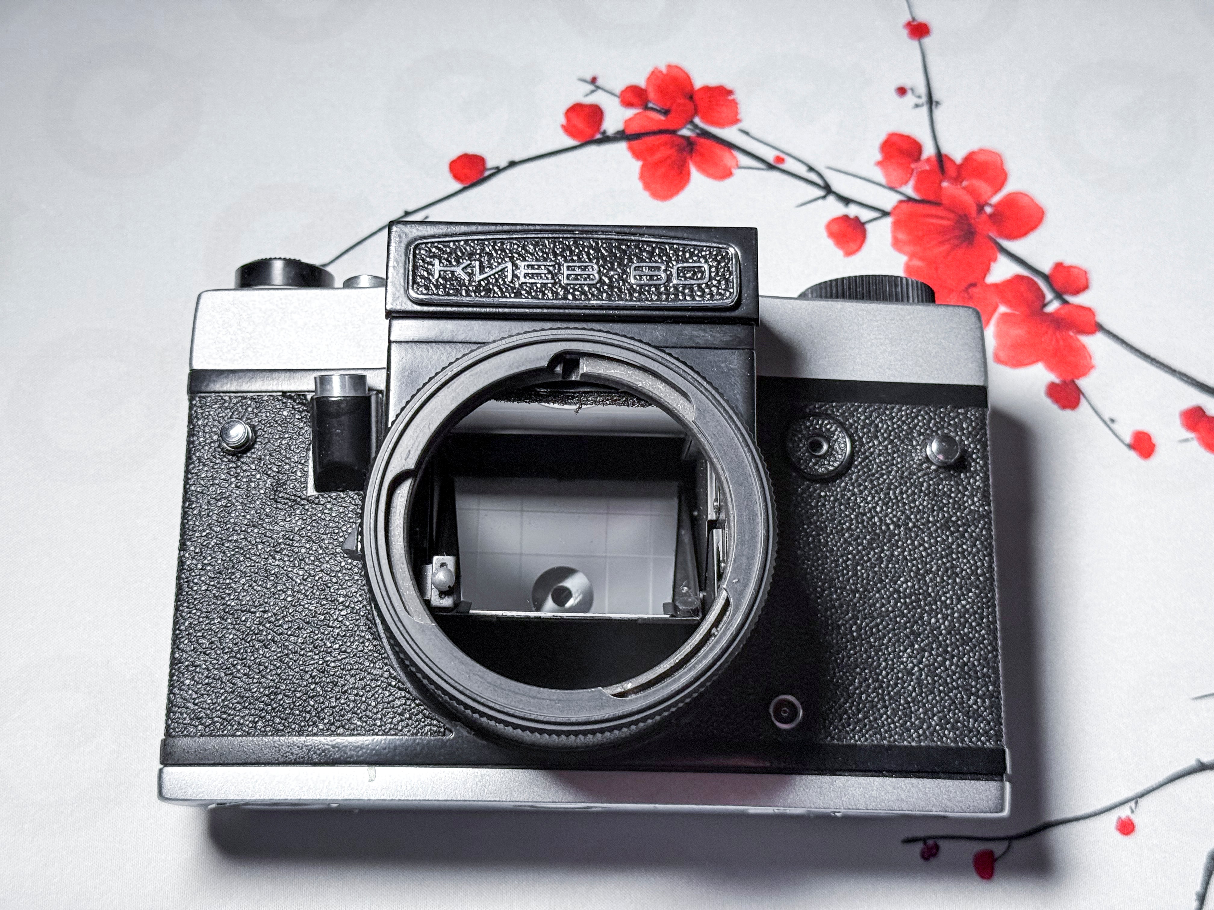 Kiev 60 + Volna 80 f/2.8 + Prism and Waist Finder - Medium Format Film Camera - CLAd, Near Mint