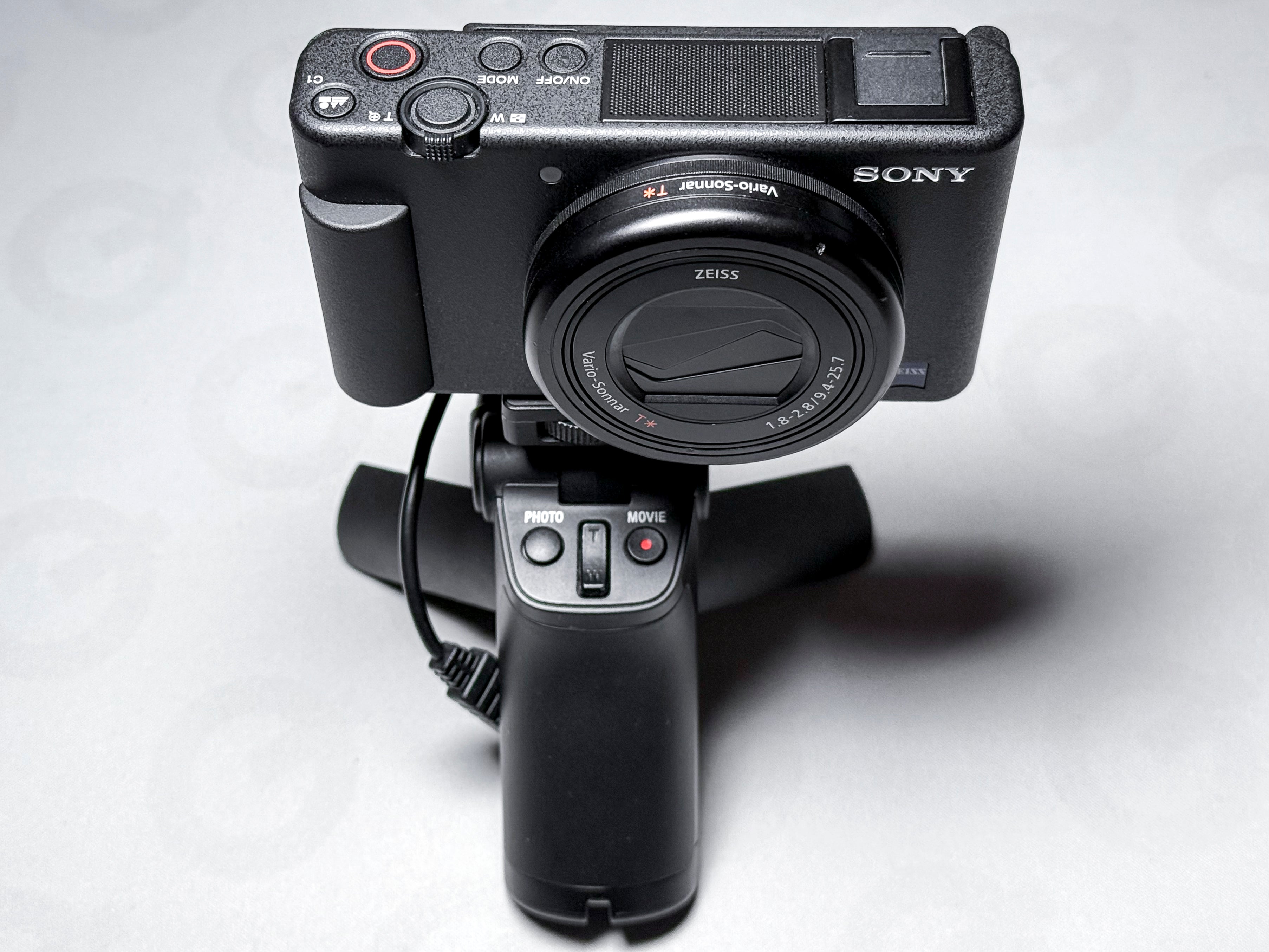 Sony ZV-1 Vlog Camera 1" Sensor 4K + Control Handle - Near Mint, Warranty