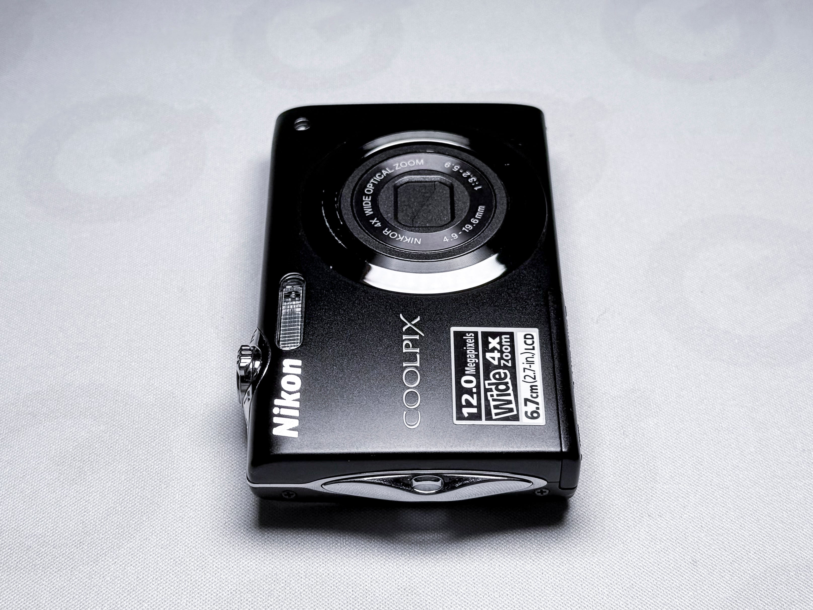 Nikon Coolpix S3000 CCD Compact Camera - Garanzia, Eccellente, Perfettamente Funzionante