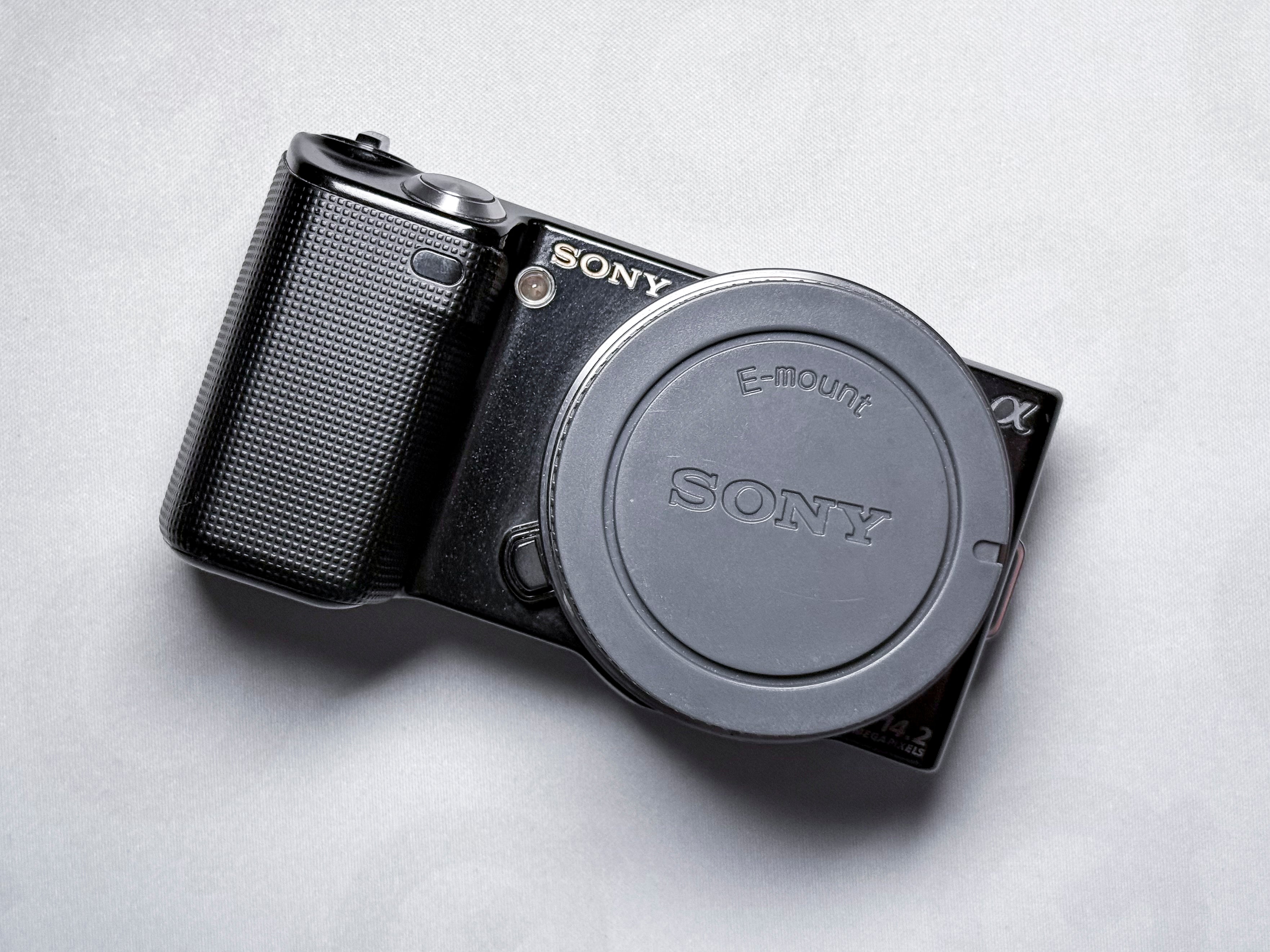 Sony Alpha NEX-5 APS-C Mirrorless E-Mount - Perfettamente funzionante