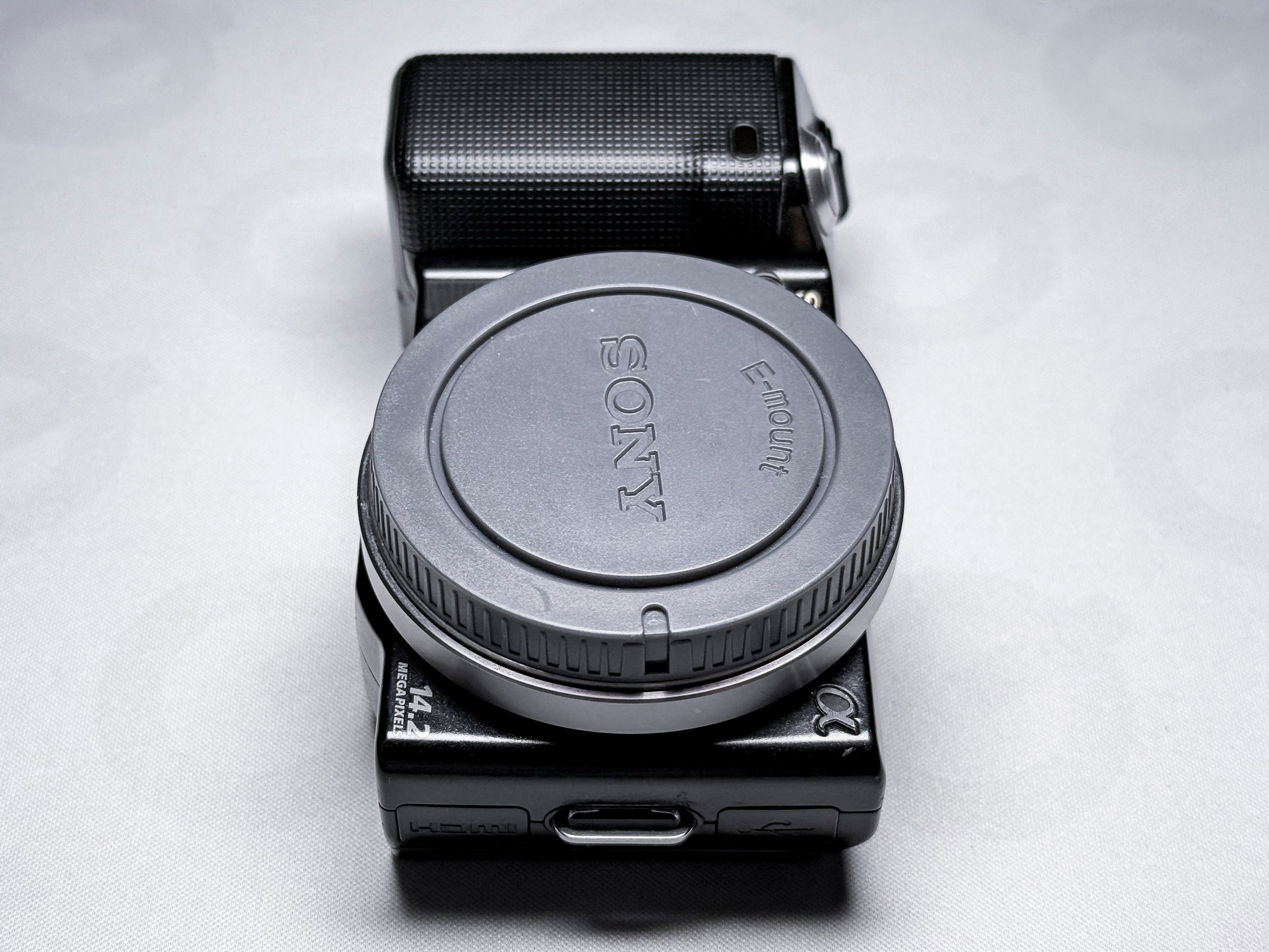 Sony Alpha NEX-5 APS-C Mirrorless E-Mount - Perfettamente funzionante