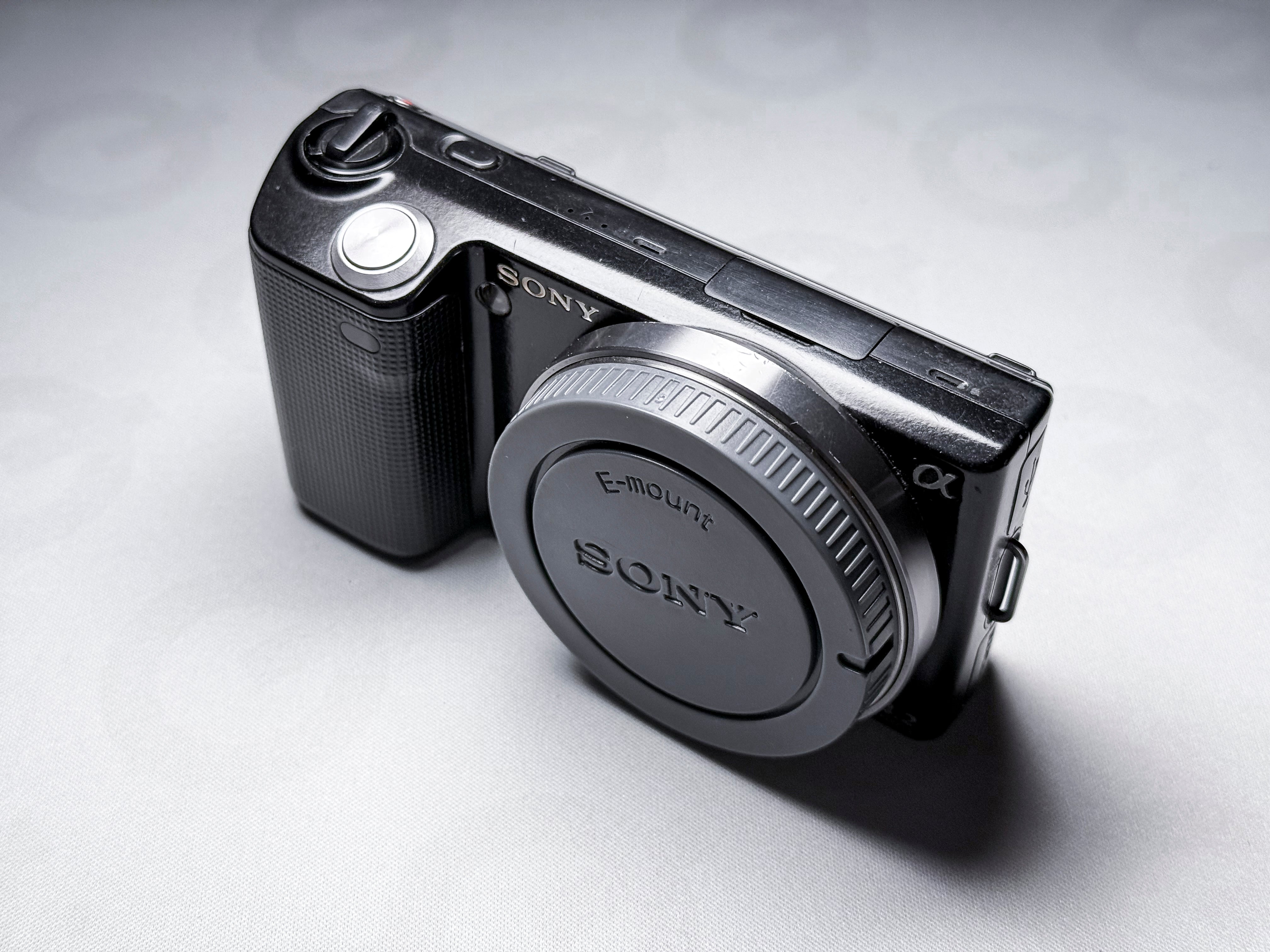 Sony Alpha NEX-5 APS-C Mirrorless E-Mount - Perfettamente funzionante