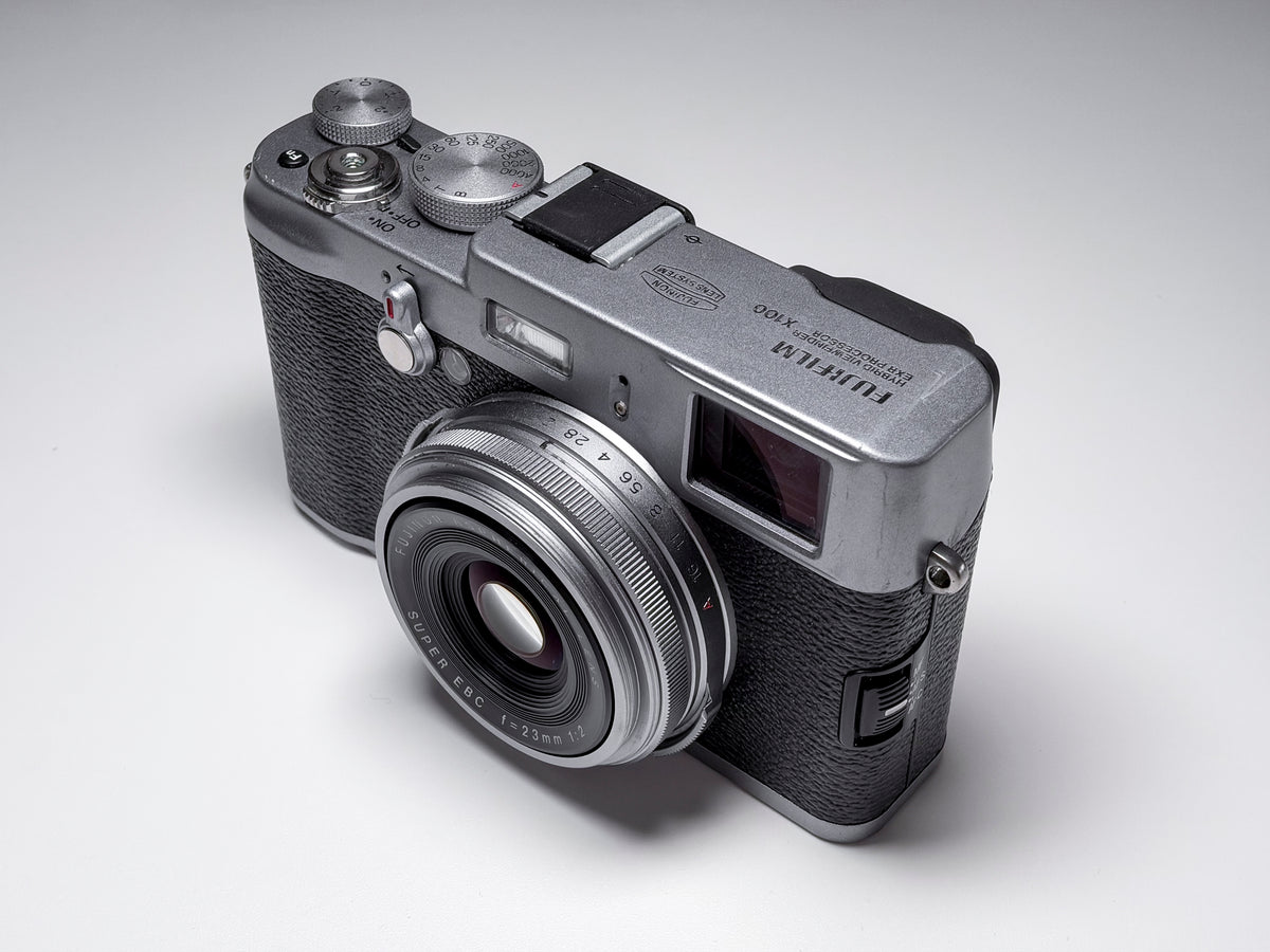 Fujifilm X100 Hybrid Viewfinder Compact Camera Fuji - Perfectly Working, Read