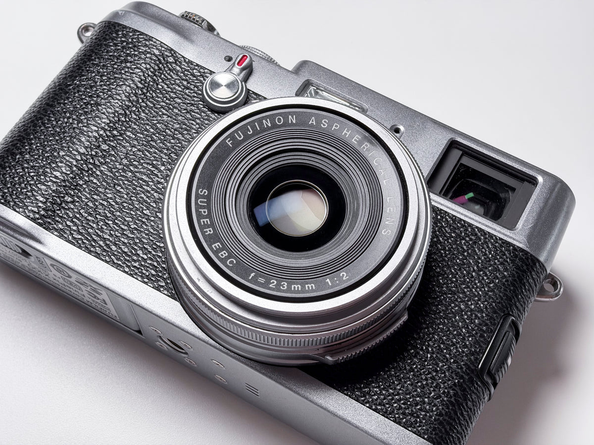 Fujifilm X100 Hybrid Viewfinder Compact Camera Fuji - Perfectly Working, Read