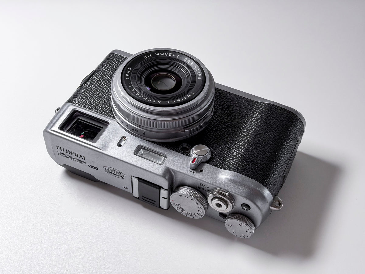 Fujifilm X100 Hybrid Viewfinder Compact Camera Fuji - Perfectly Working, Read