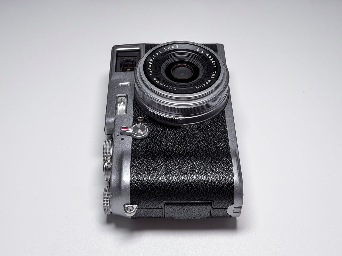 Fujifilm X100 Hybrid Viewfinder Compact Camera Fuji - Perfectly Working, Read