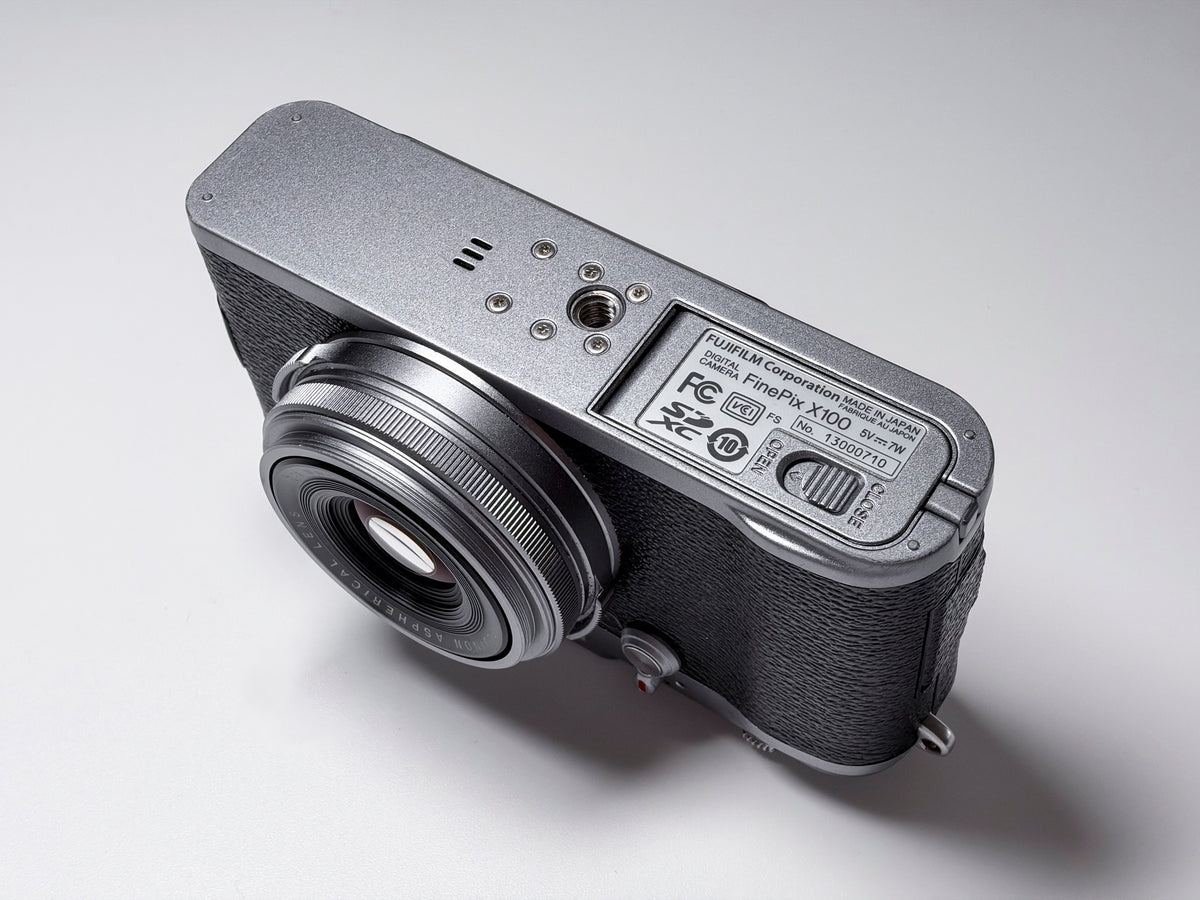 Fujifilm X100 Hybrid Viewfinder Compact Camera Fuji - Perfectly Working, Read