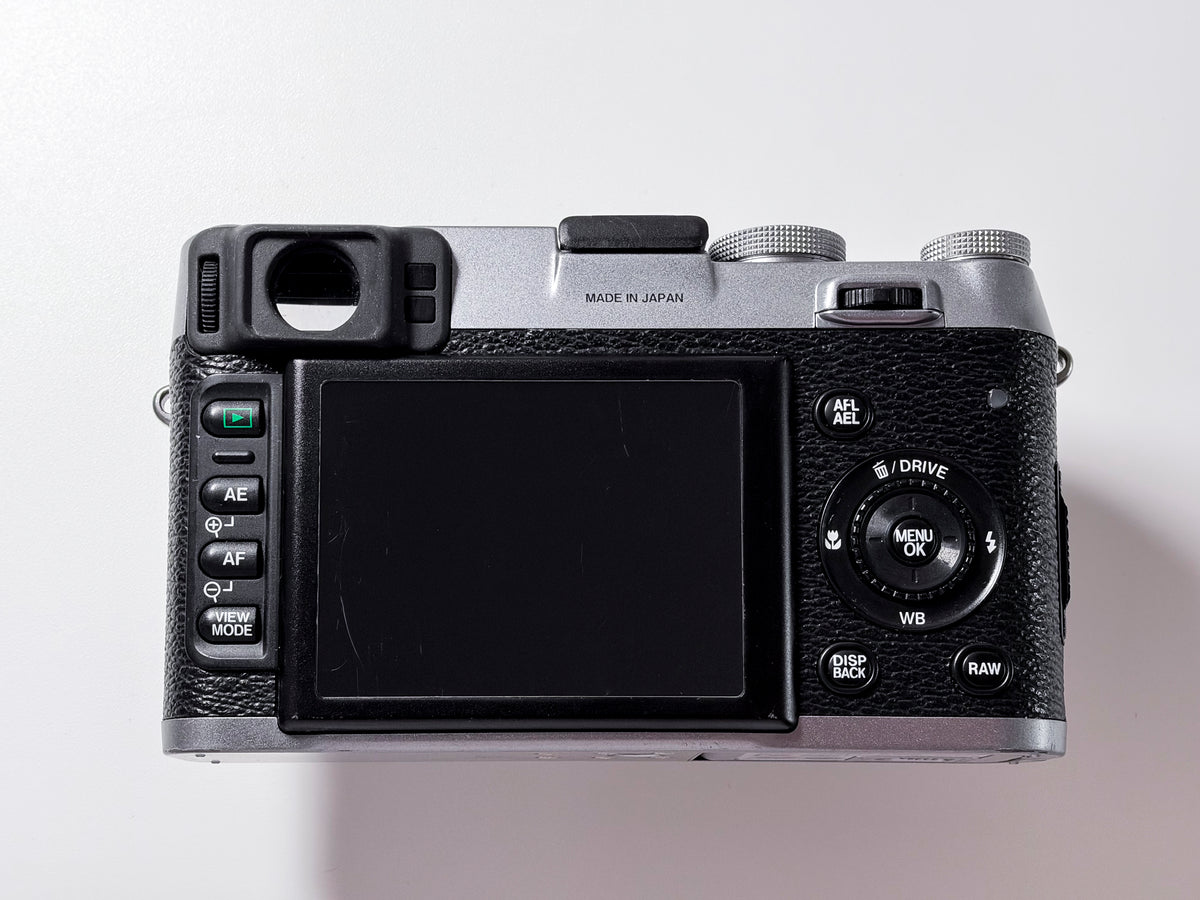 Fujifilm X100 Hybrid Viewfinder Compact Camera Fuji - Perfectly Working, Read