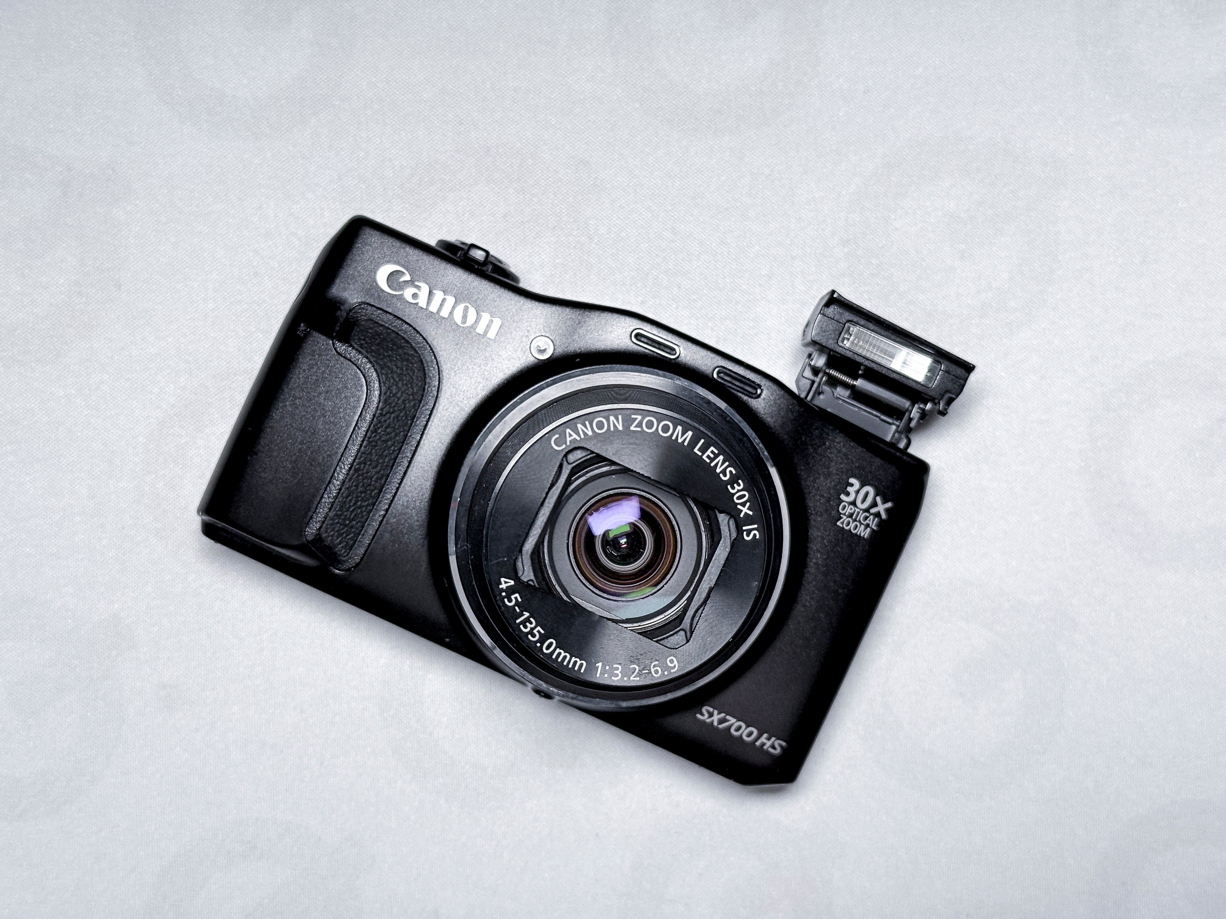 Canon Powershot SX700 HS Compact Camera 30X Zoom - Warranty, Near Mint