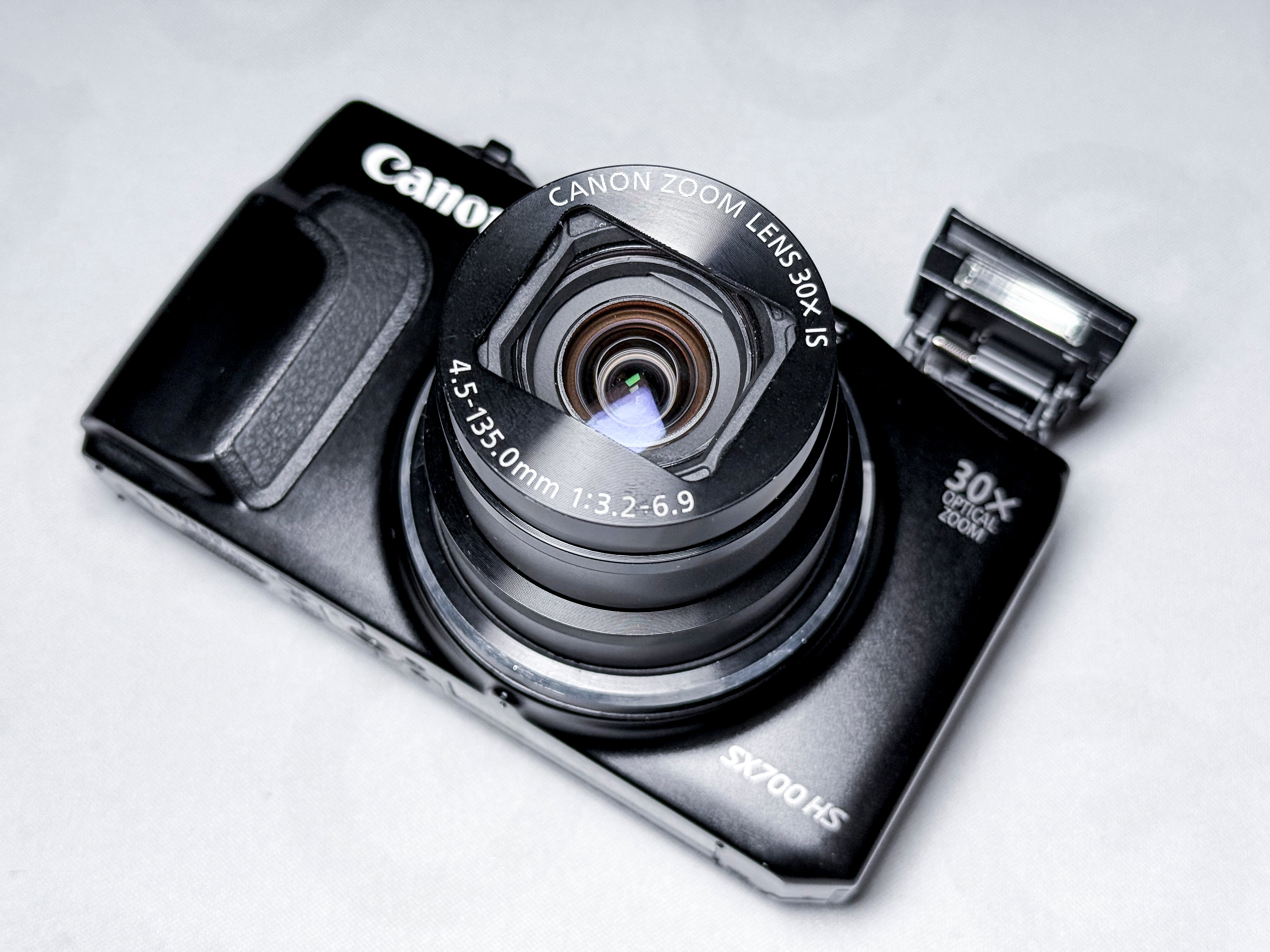 Canon Powershot SX700 HS Compact Camera 30X Zoom - Warranty, Near Mint