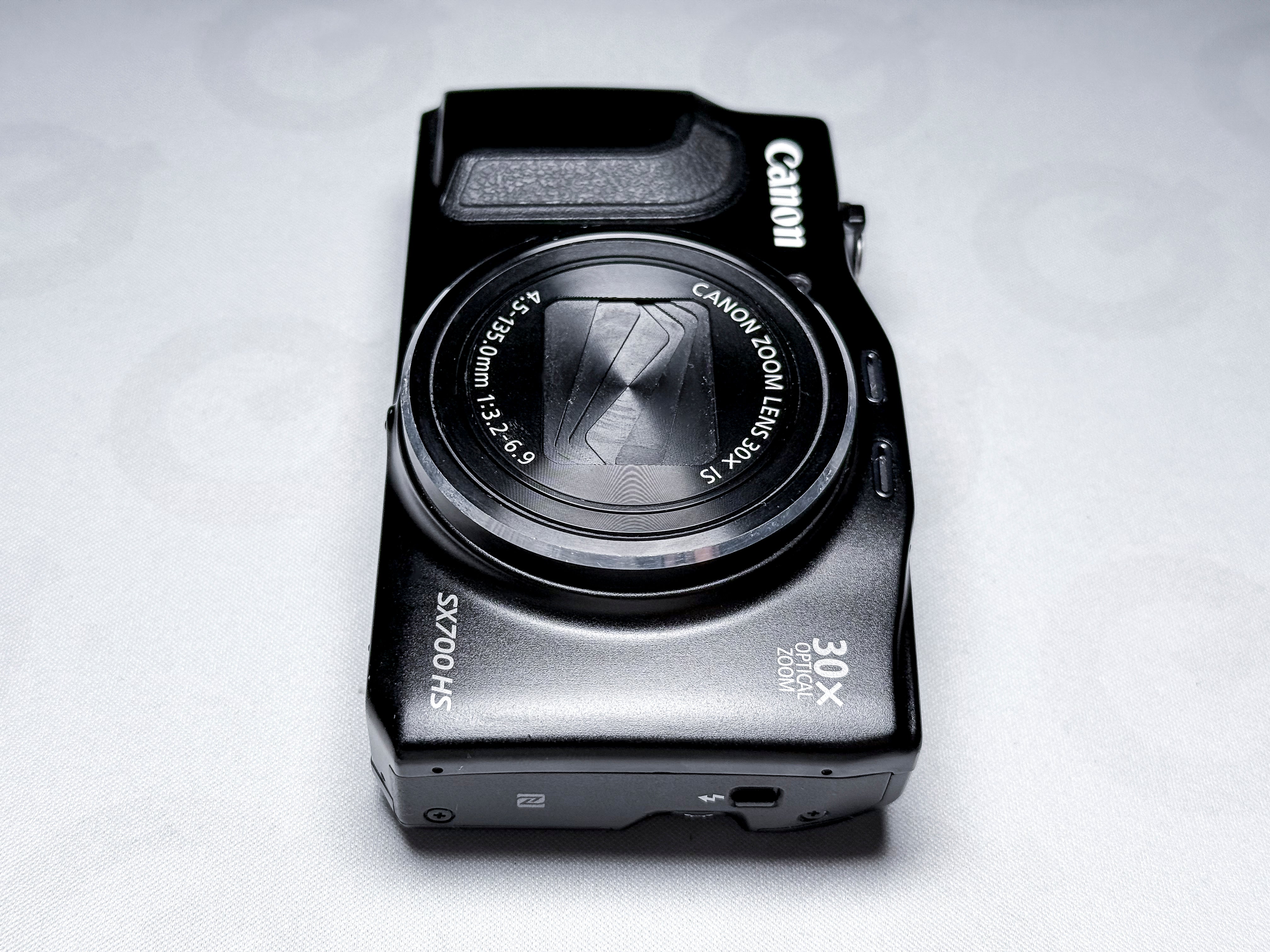 Canon Powershot SX700 HS Compact Camera 30X Zoom - Warranty, Near Mint