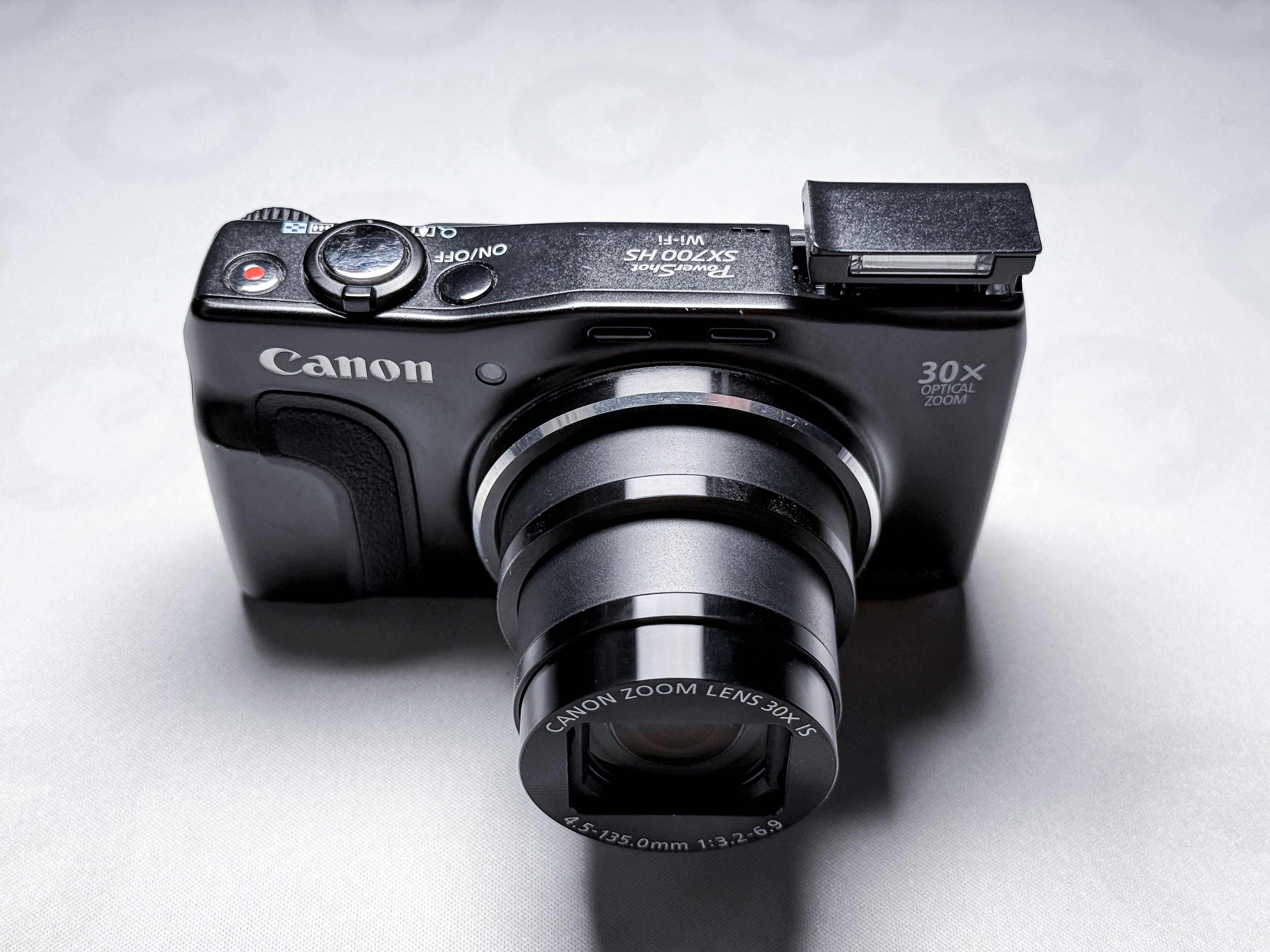 Canon Powershot SX700 HS Compact Camera 30X Zoom - Warranty, Near Mint