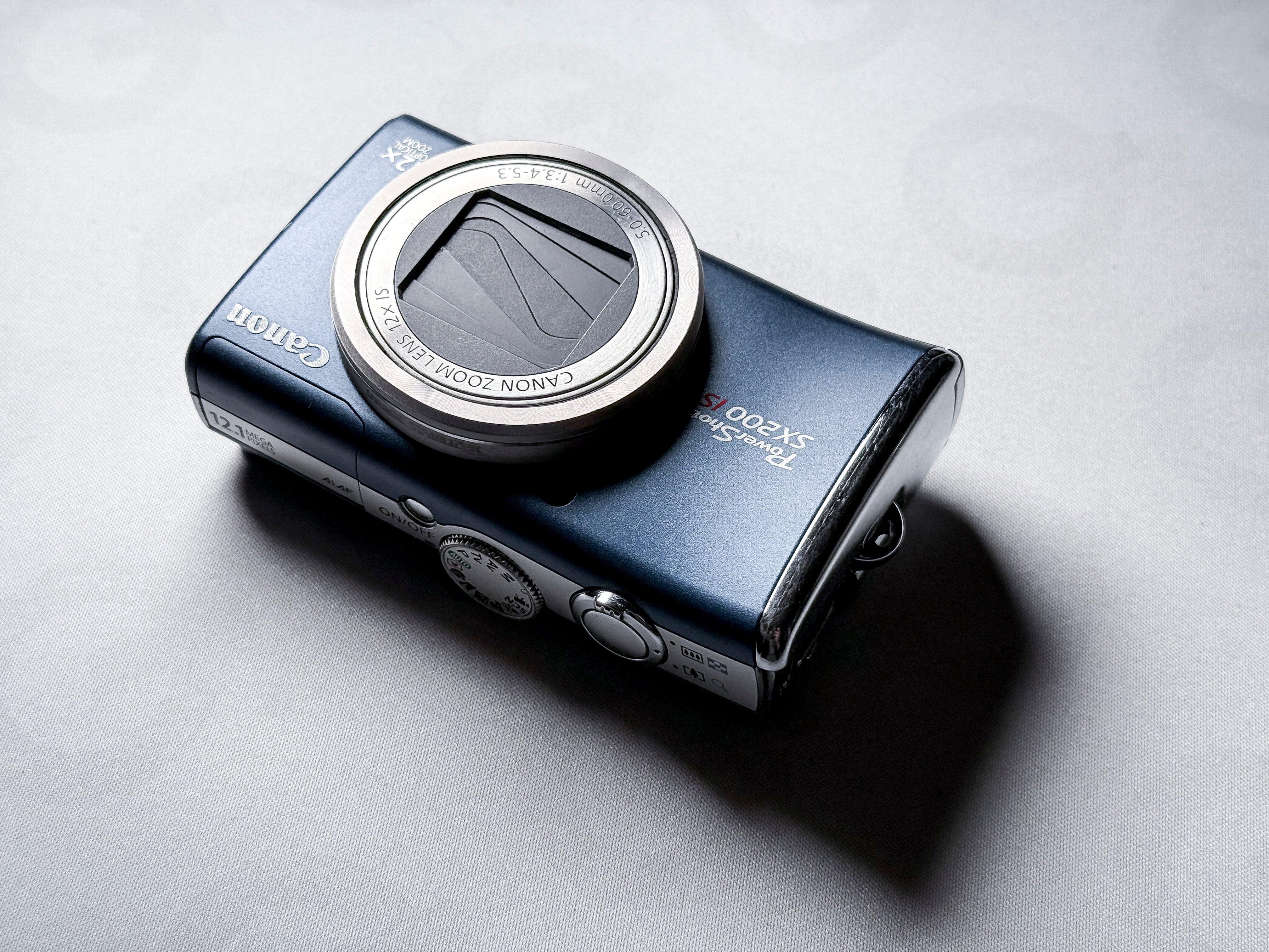Canon Powershot SX200 IS Compact Camera with 12X Zoom - Warranty, Perfectly Working